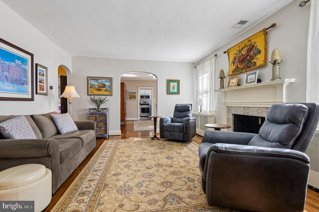 2724 ALDEN ROAD