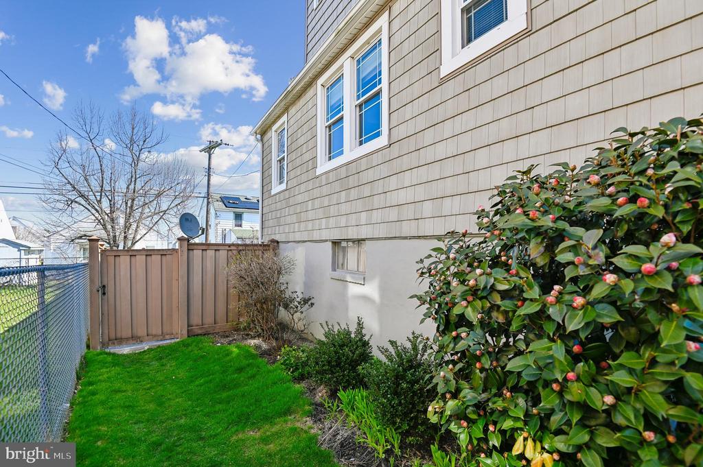 2724 ALDEN ROAD