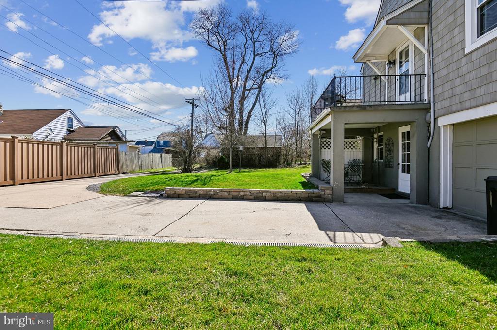 2724 ALDEN ROAD