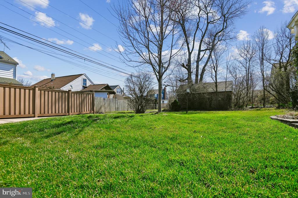 2724 ALDEN ROAD