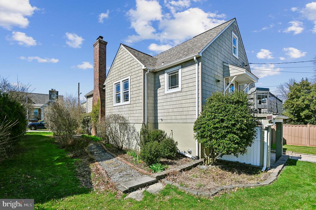 2724 ALDEN ROAD