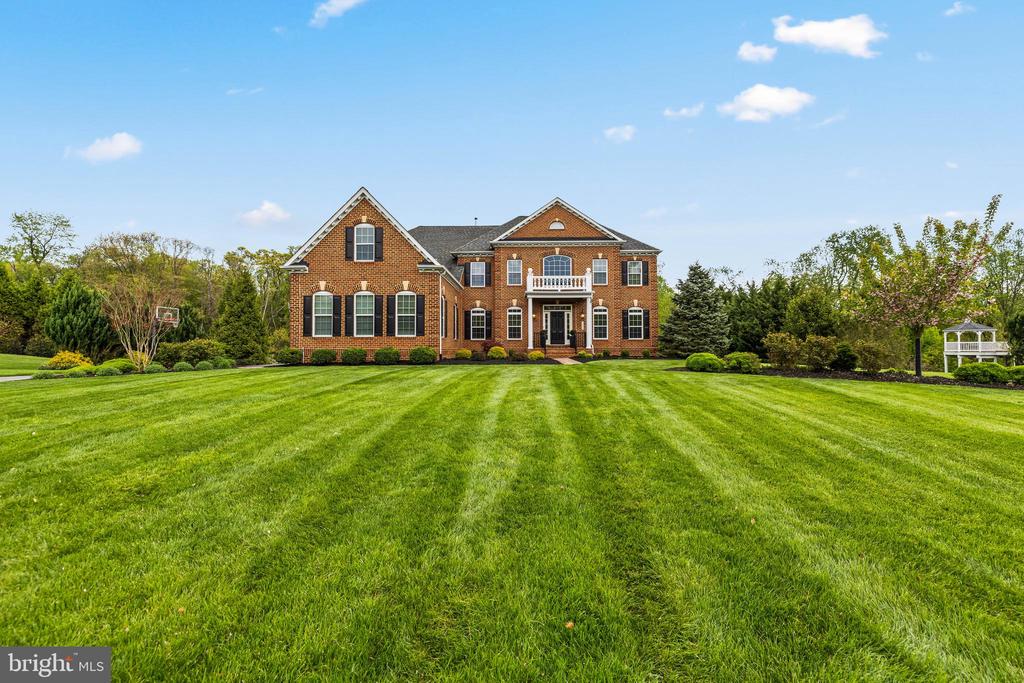 1004 COACHFORD COURT