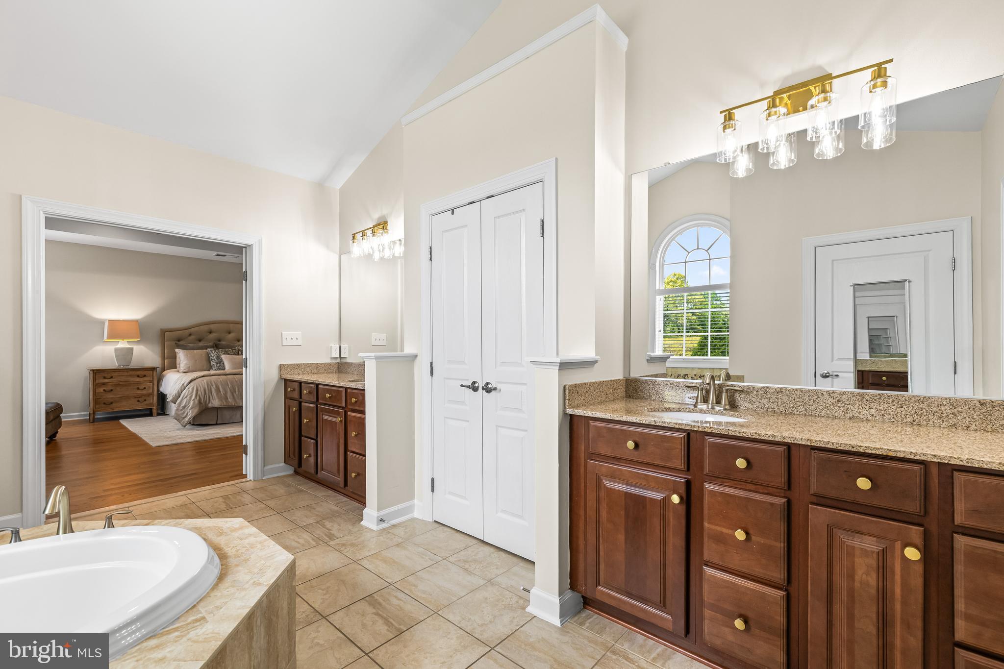 1004 COACHFORD COURT