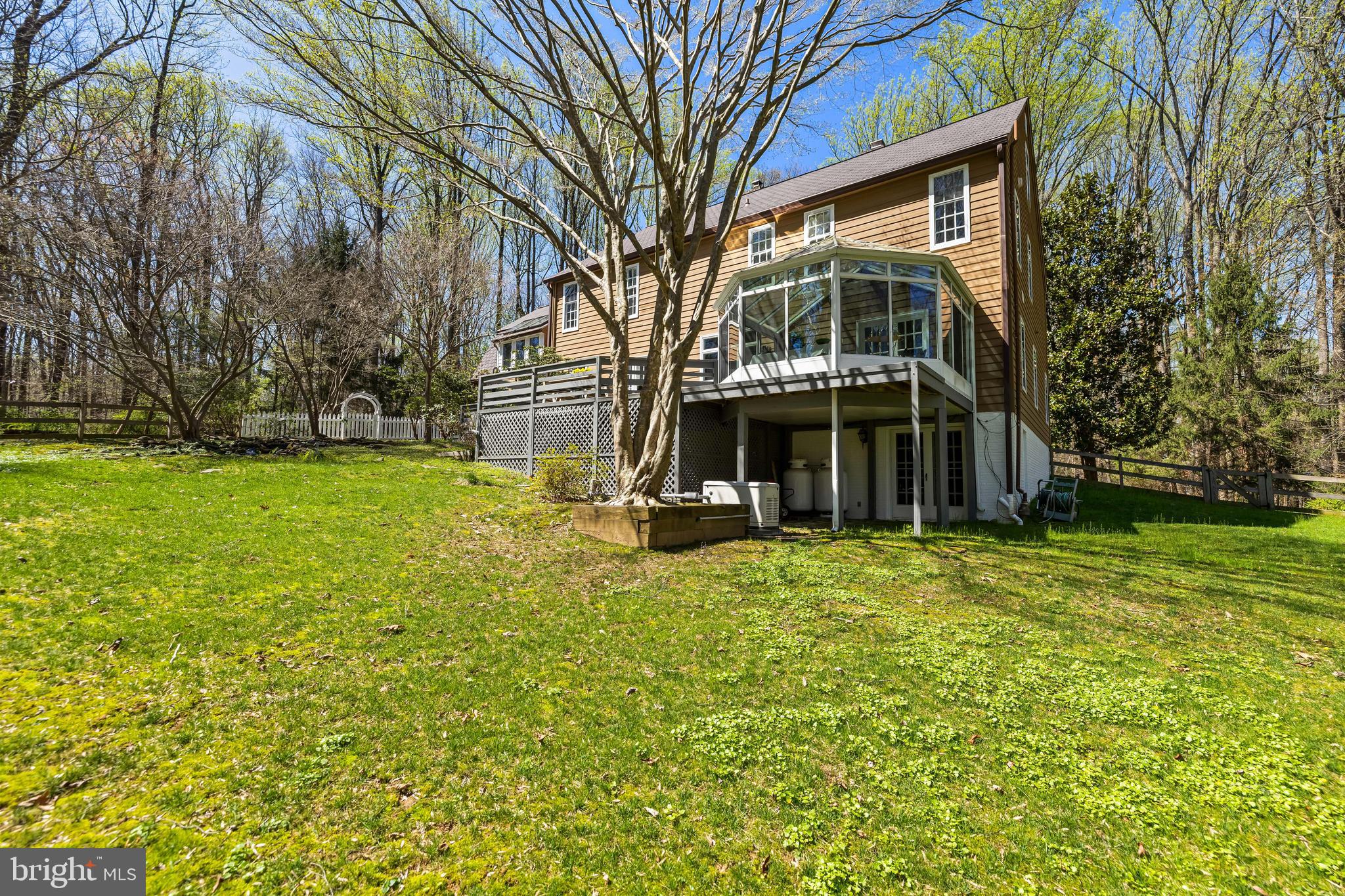 901 CHESTNUT RIDGE DRIVE