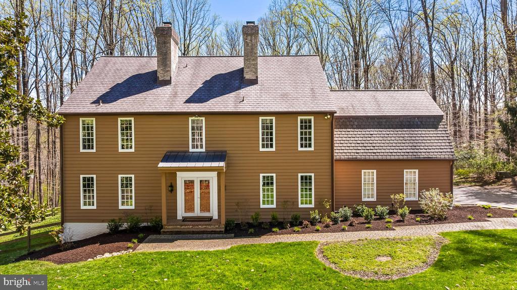901 CHESTNUT RIDGE DRIVE