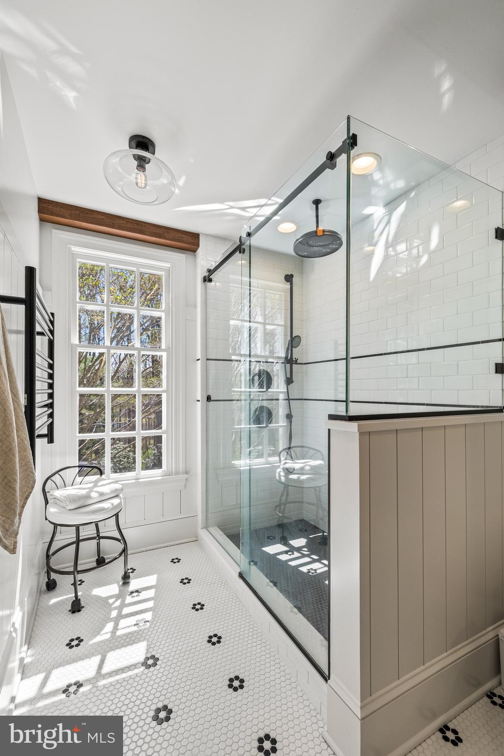 901 CHESTNUT RIDGE DRIVE