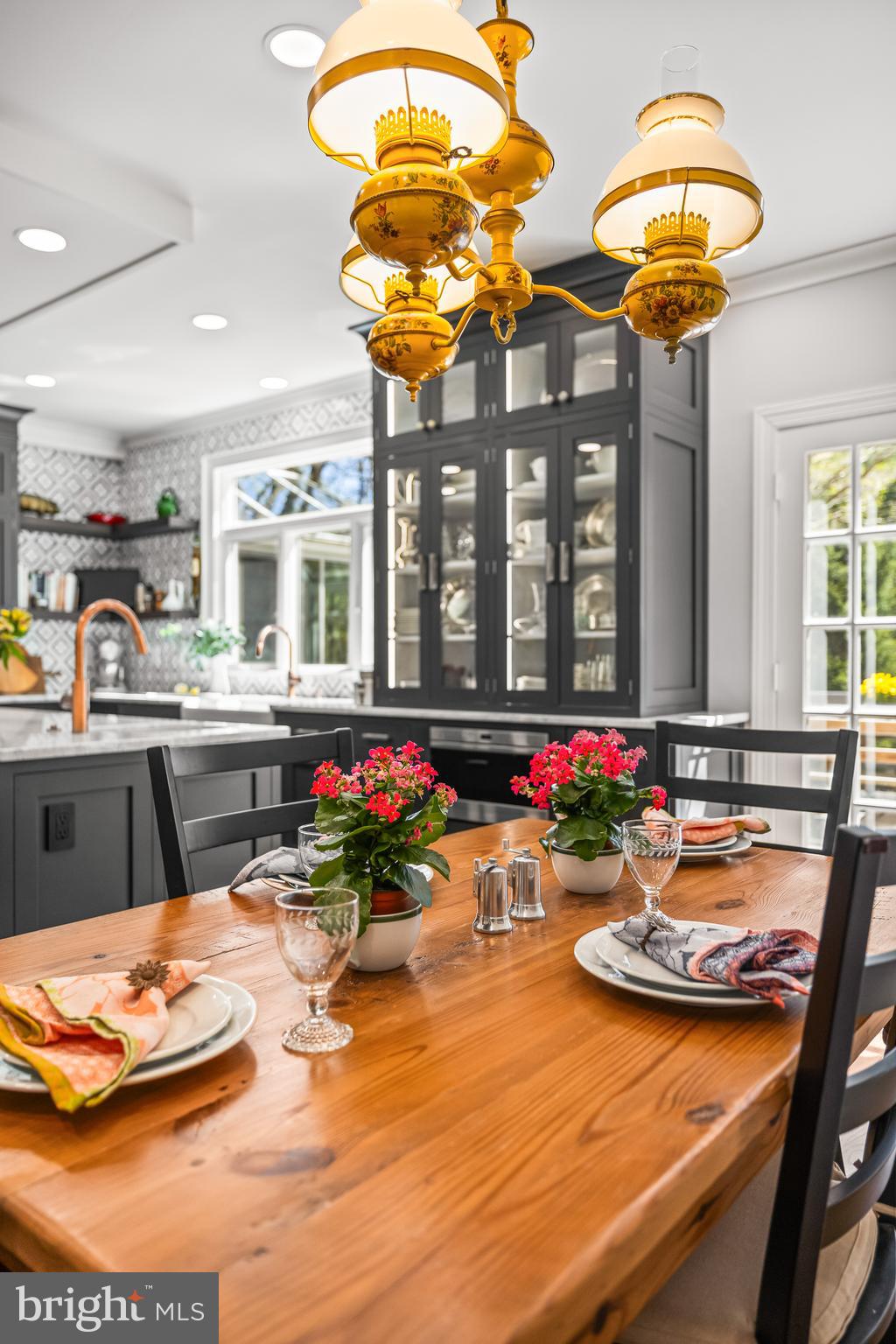 901 CHESTNUT RIDGE DRIVE