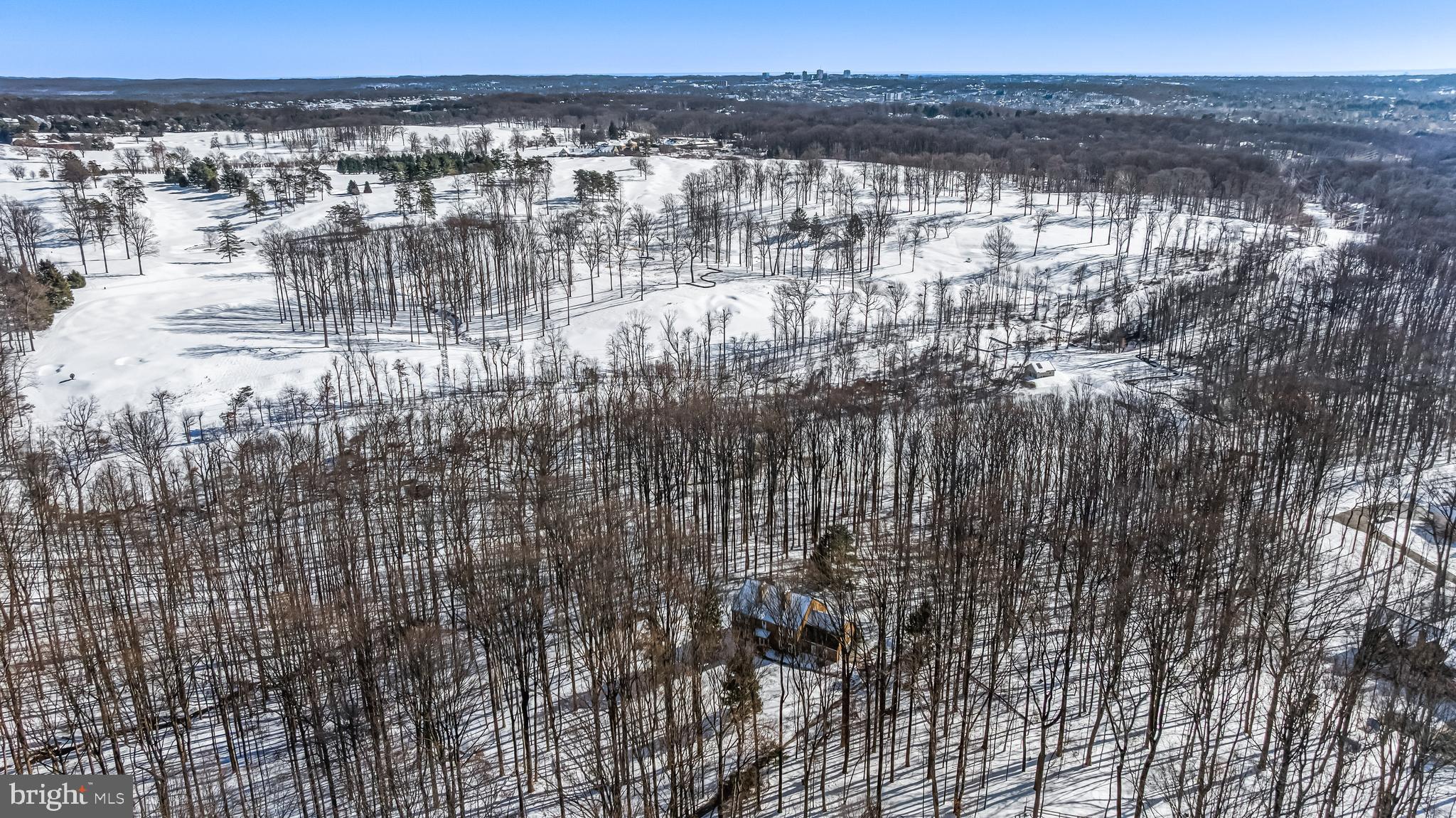 901 CHESTNUT RIDGE DRIVE