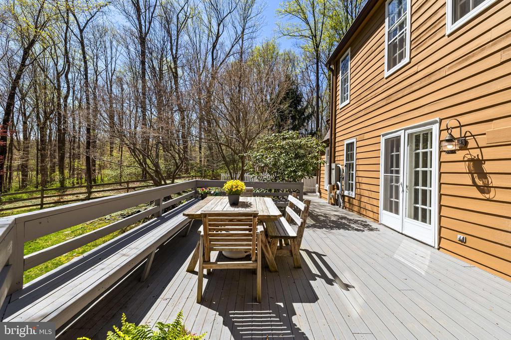 901 CHESTNUT RIDGE DRIVE