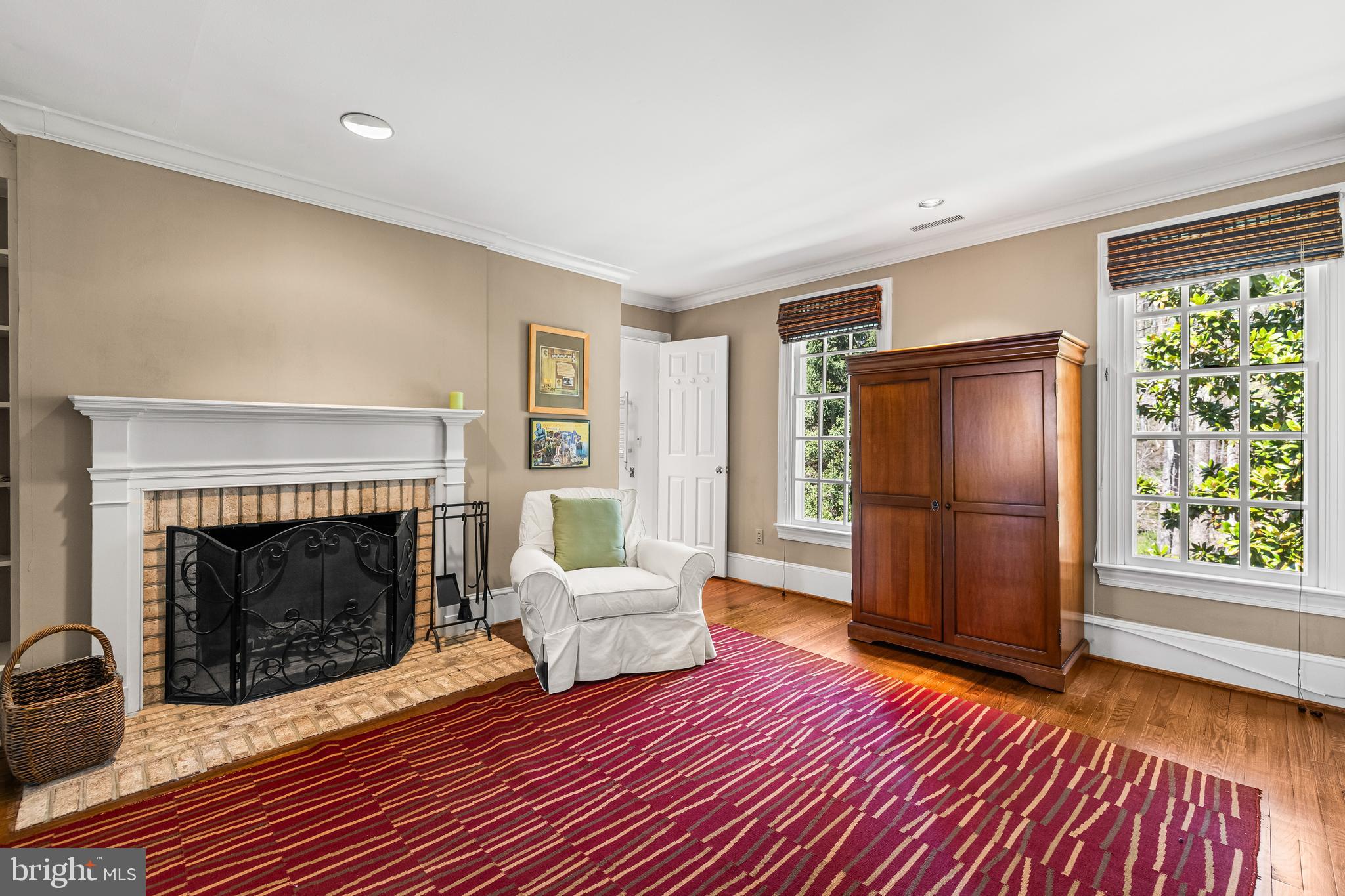 901 CHESTNUT RIDGE DRIVE