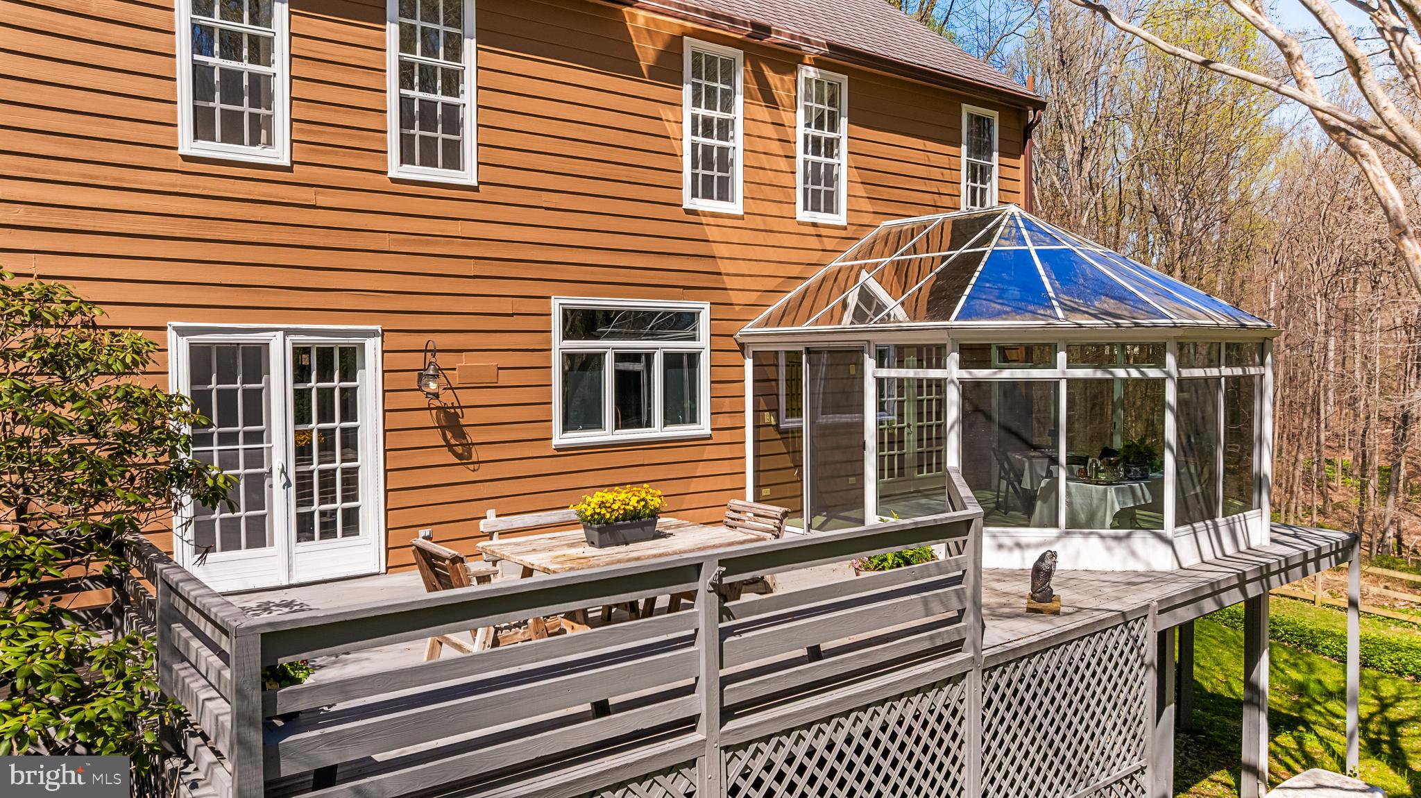 901 CHESTNUT RIDGE DRIVE