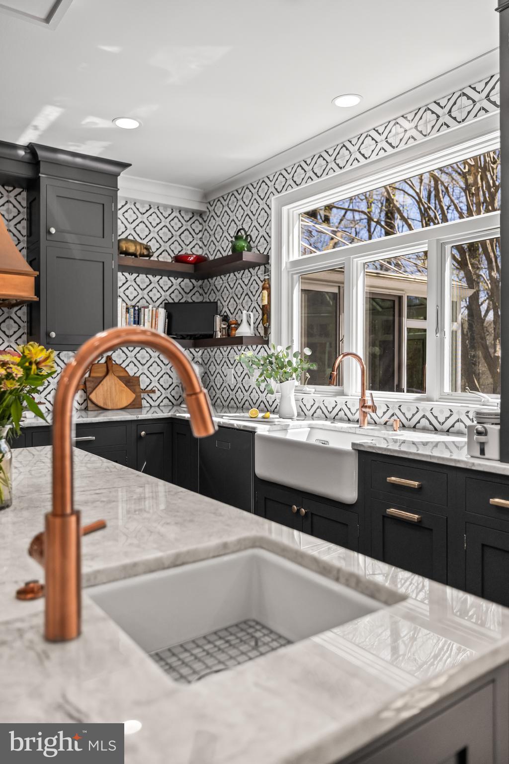 901 CHESTNUT RIDGE DRIVE