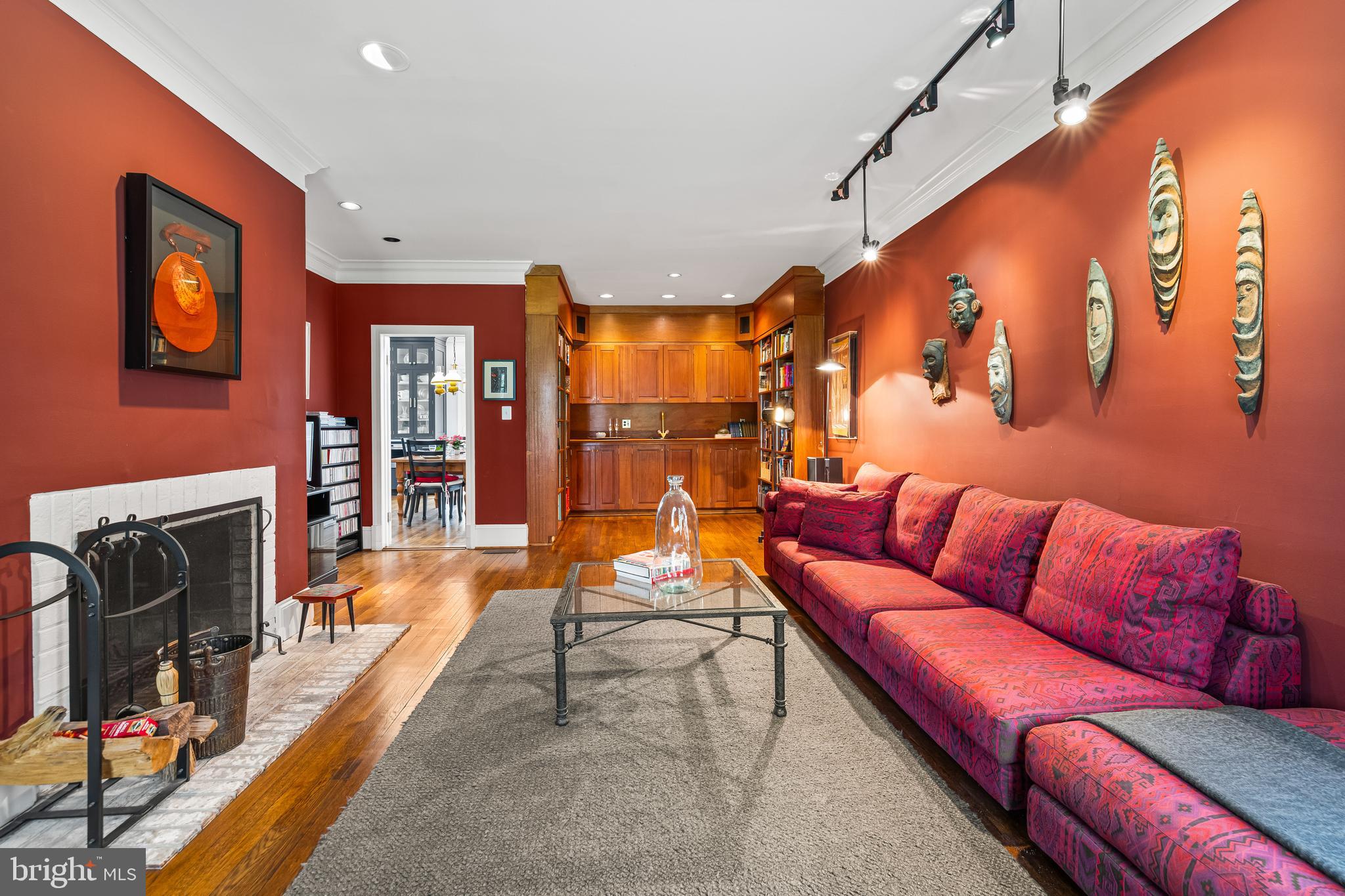 901 CHESTNUT RIDGE DRIVE