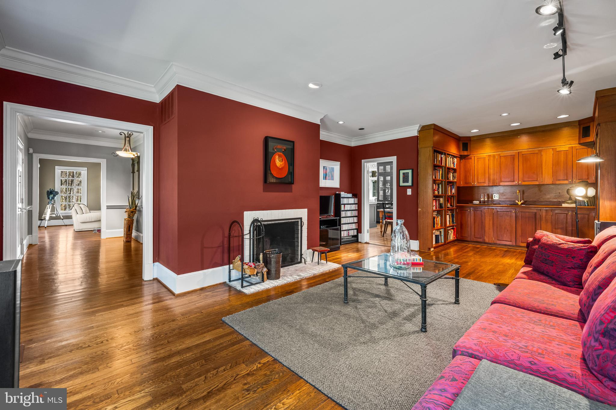 901 CHESTNUT RIDGE DRIVE