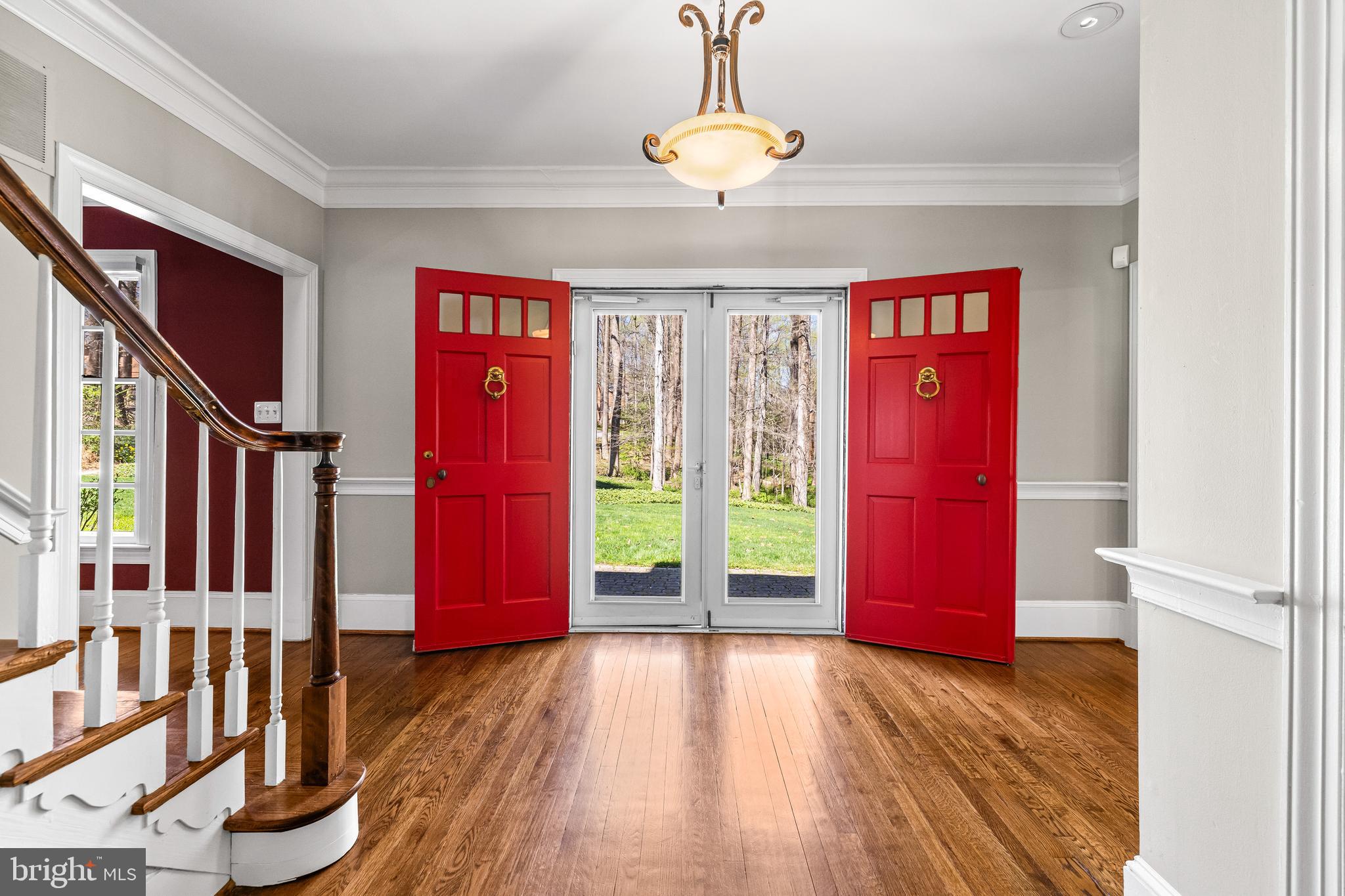 901 CHESTNUT RIDGE DRIVE