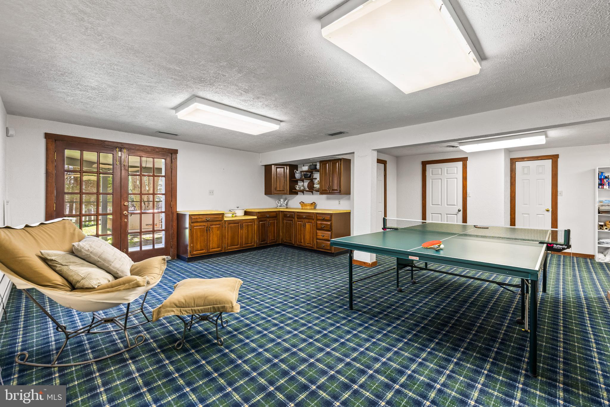 901 CHESTNUT RIDGE DRIVE