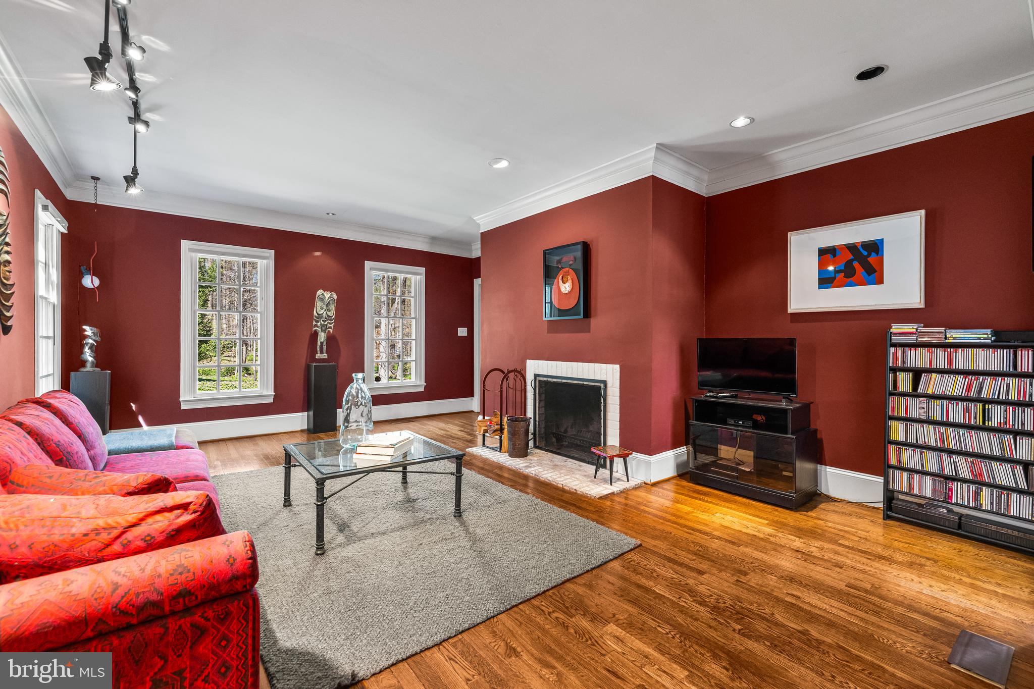 901 CHESTNUT RIDGE DRIVE