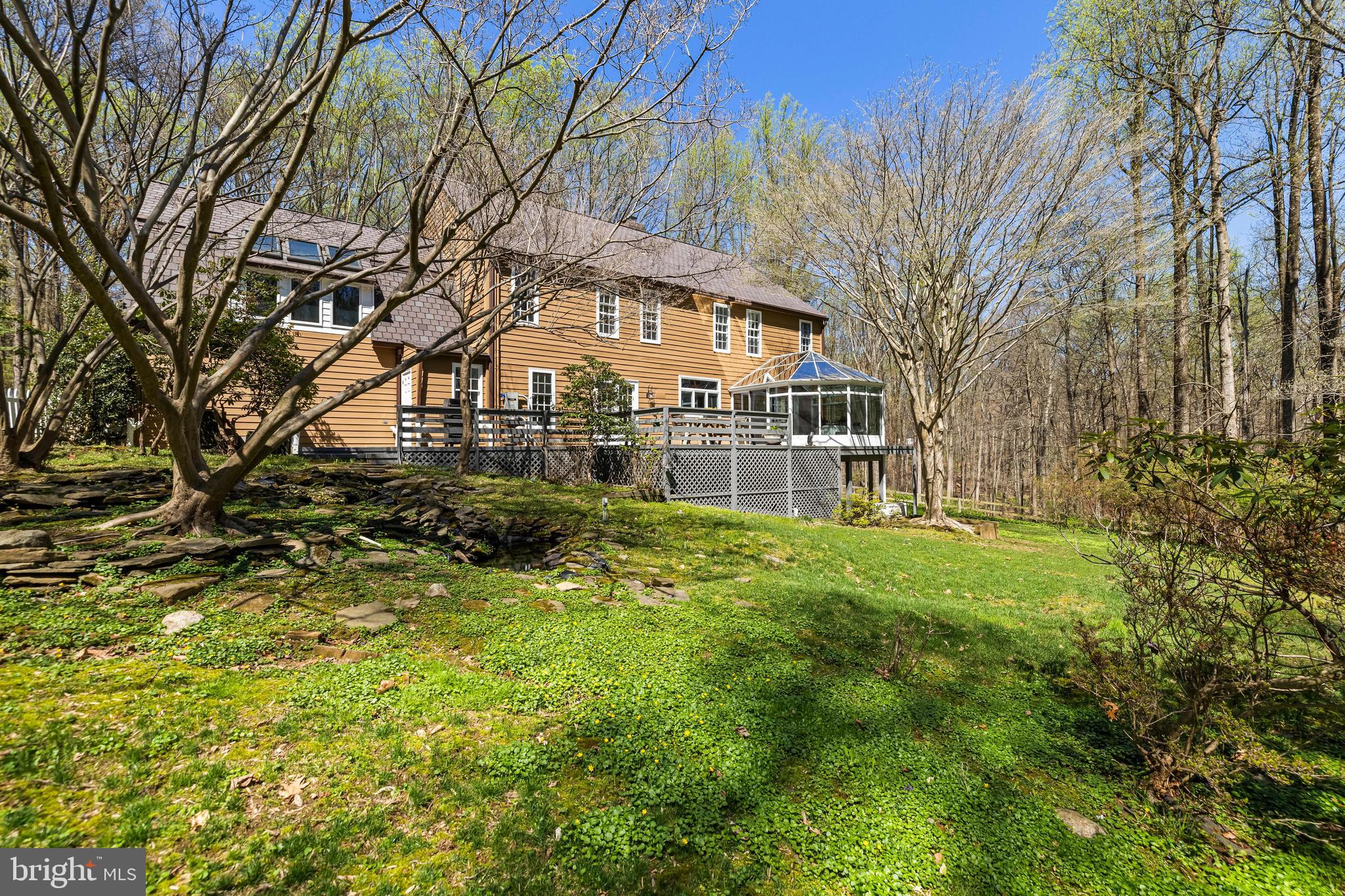 901 CHESTNUT RIDGE DRIVE