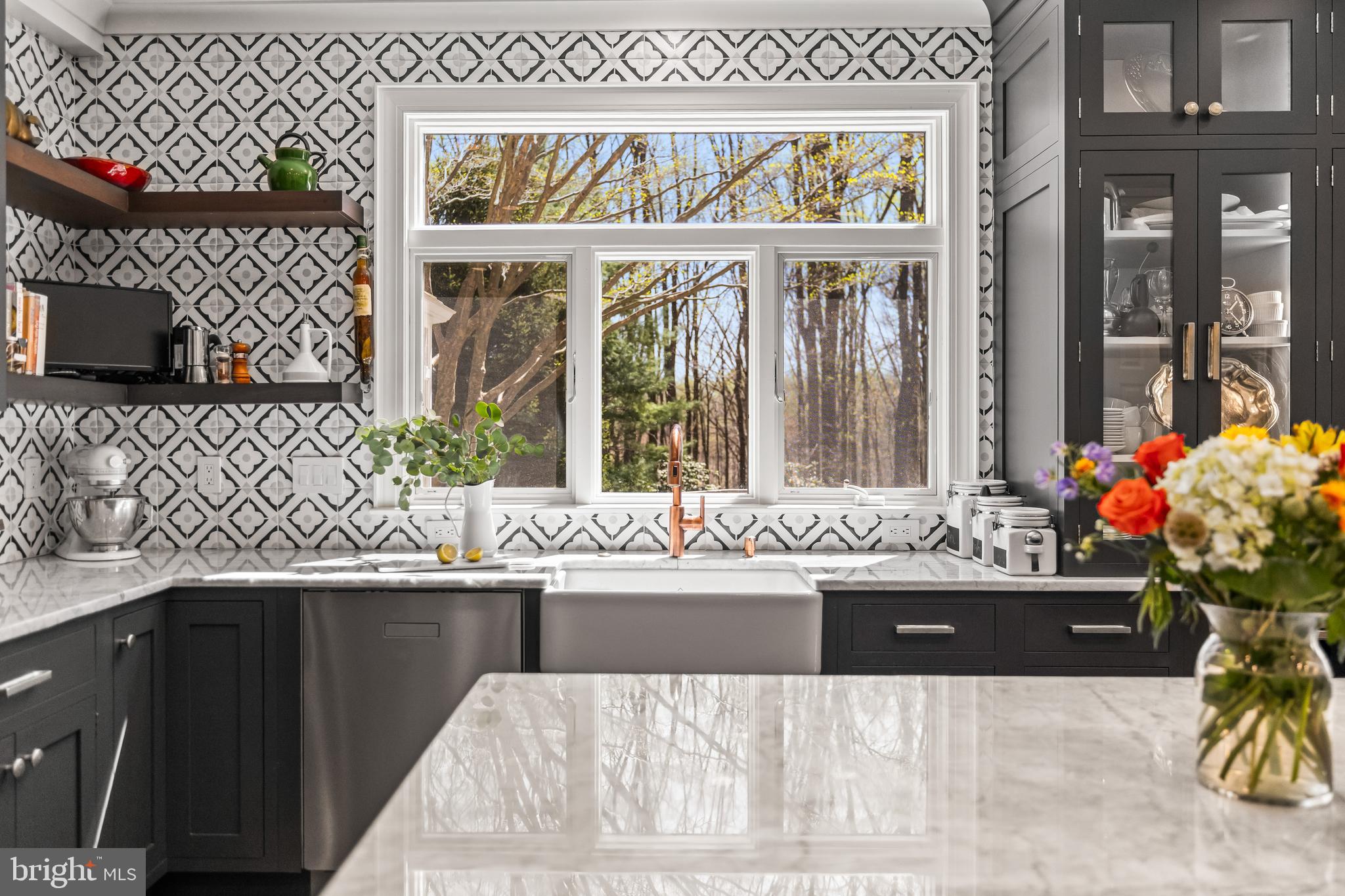 901 CHESTNUT RIDGE DRIVE