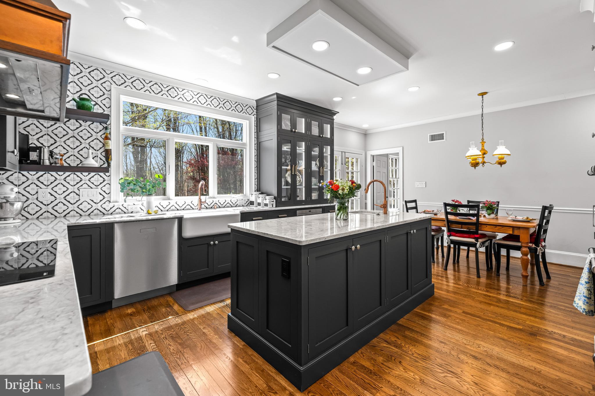 901 CHESTNUT RIDGE DRIVE