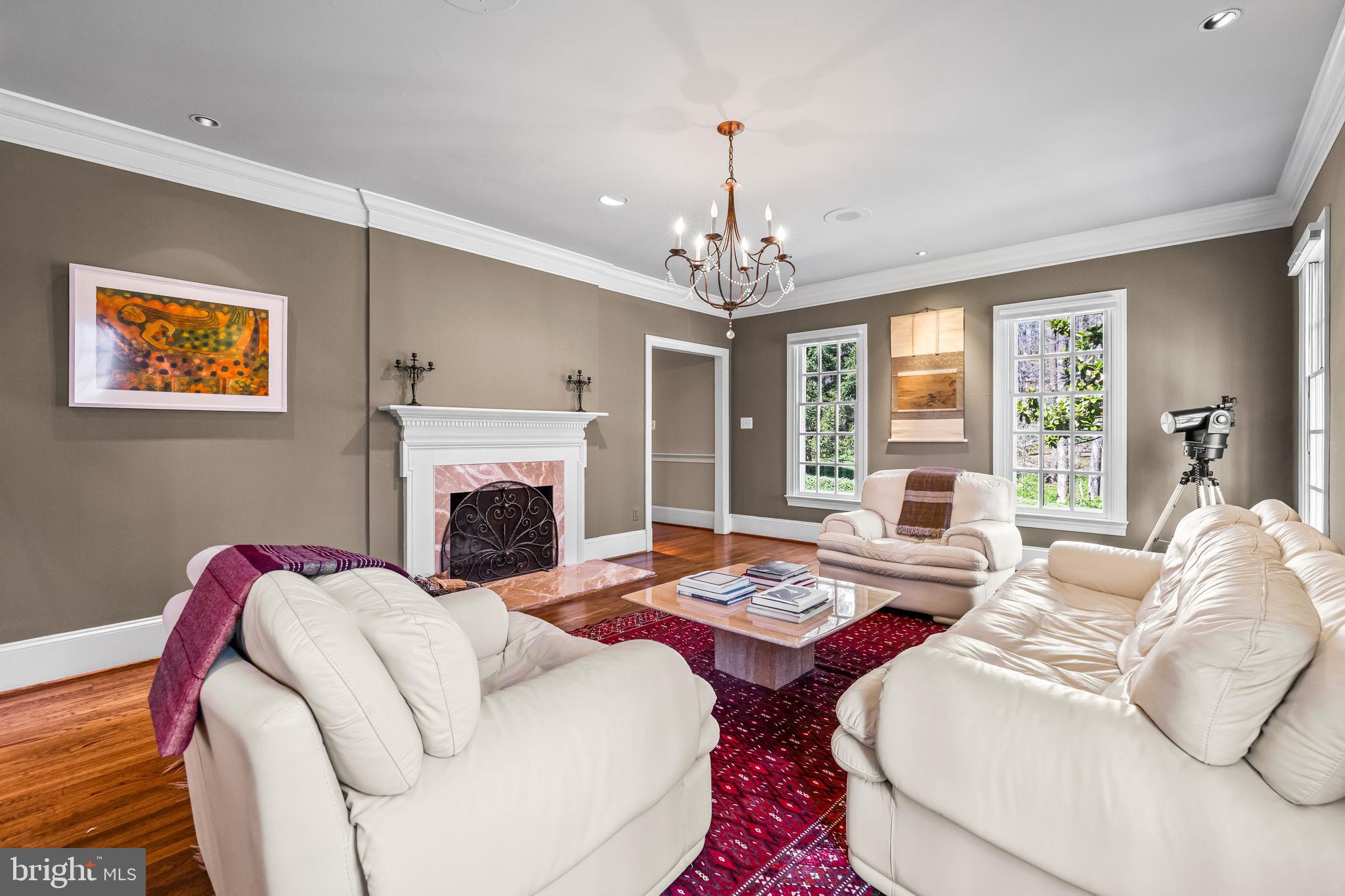 901 CHESTNUT RIDGE DRIVE