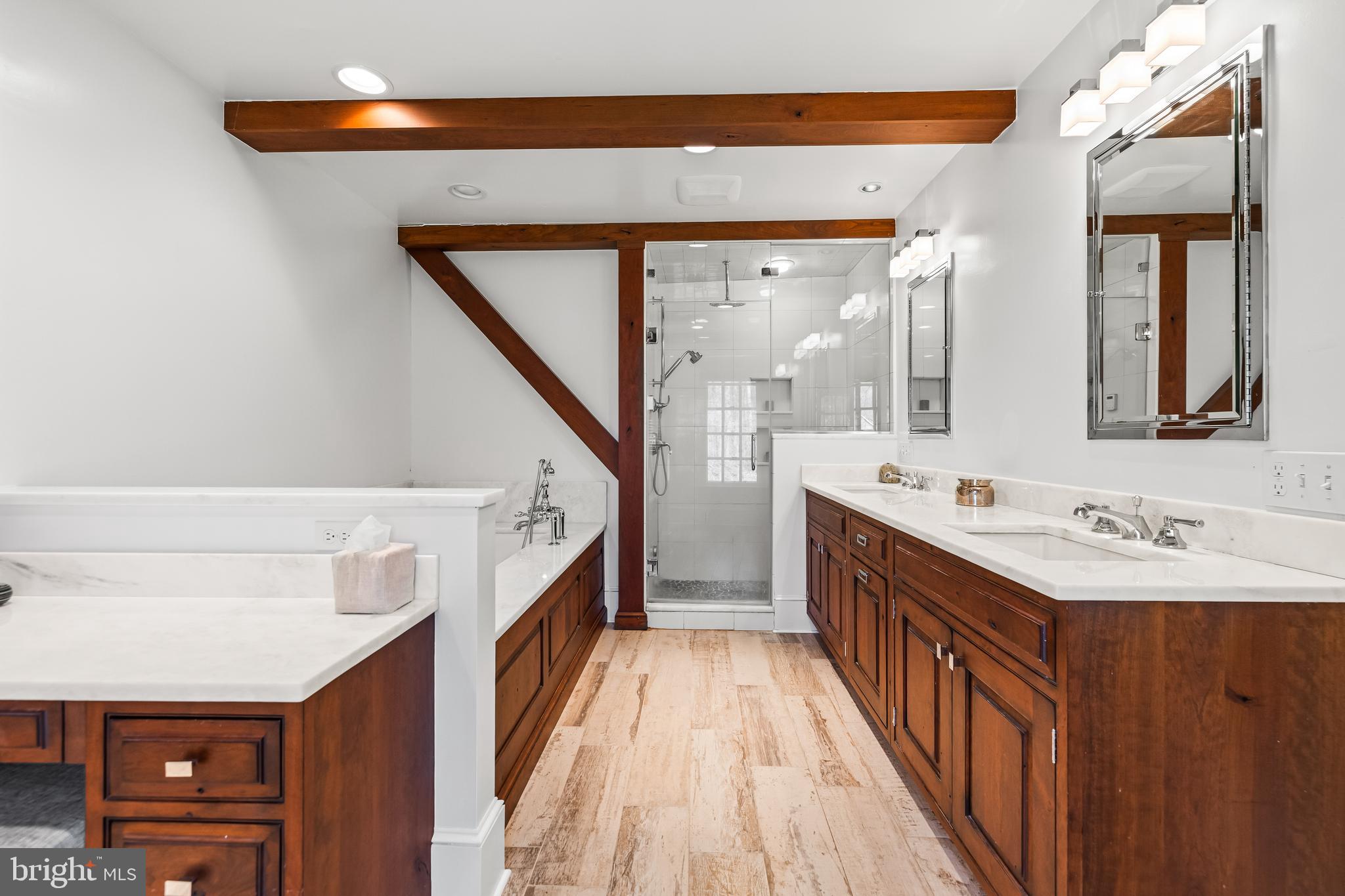 901 CHESTNUT RIDGE DRIVE