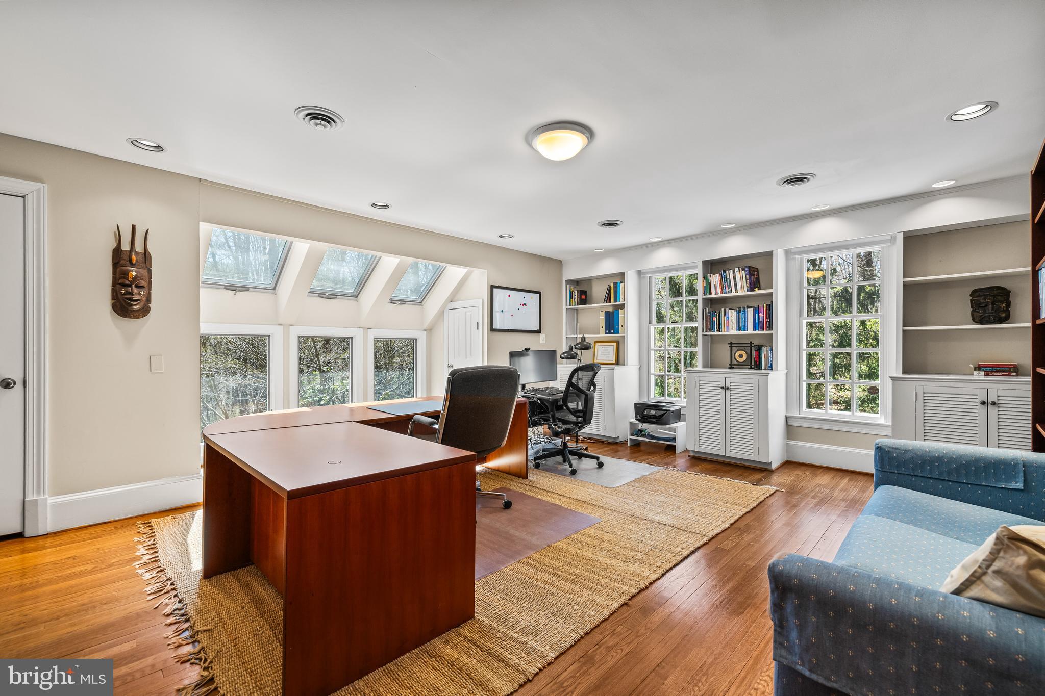 901 CHESTNUT RIDGE DRIVE