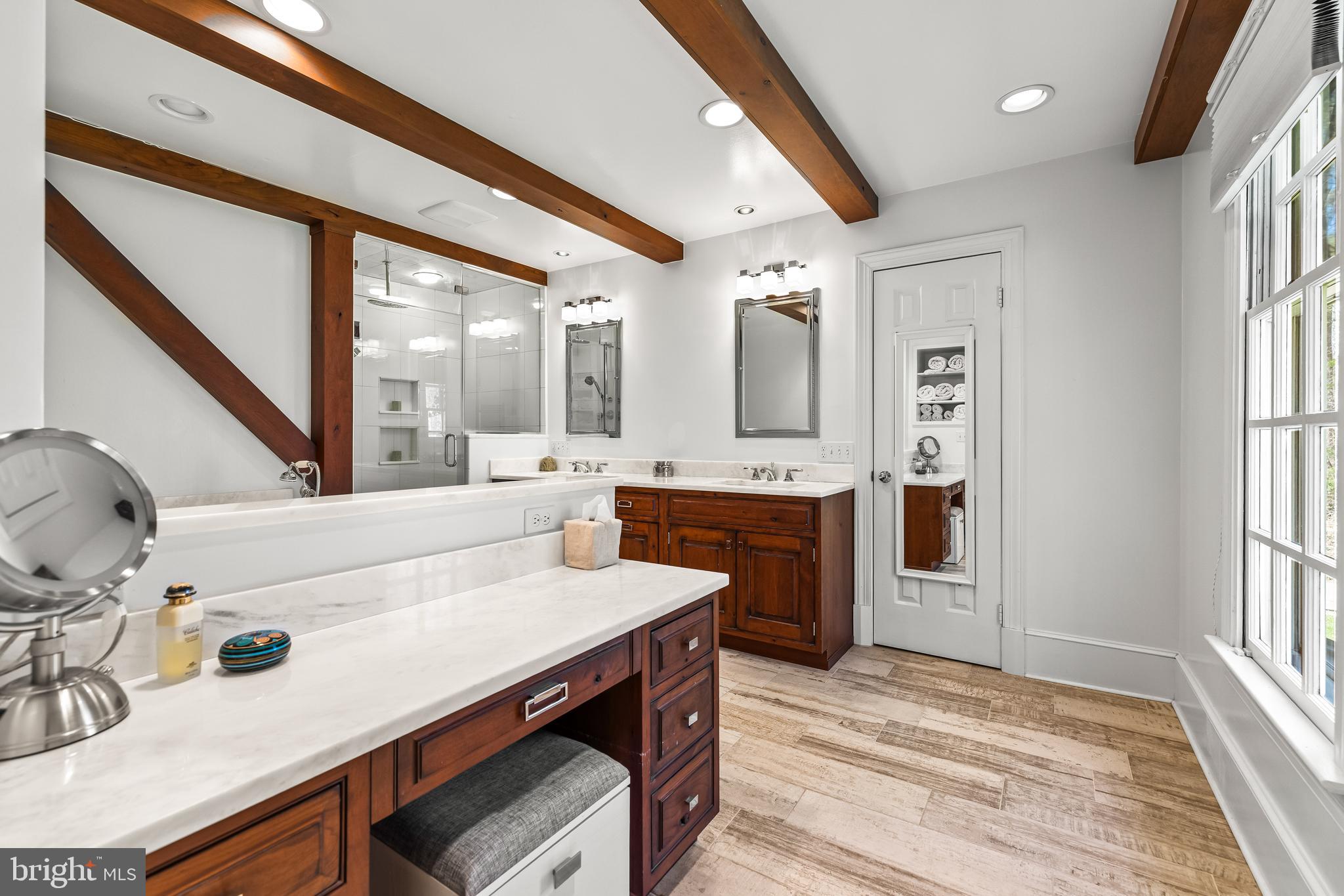 901 CHESTNUT RIDGE DRIVE