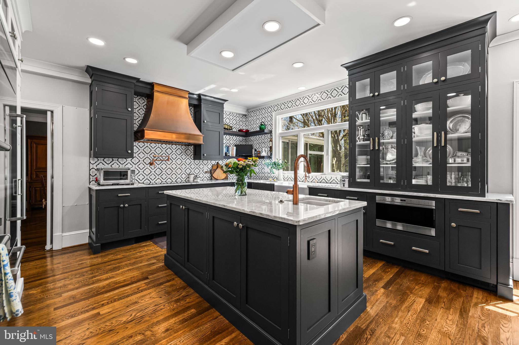 901 CHESTNUT RIDGE DRIVE