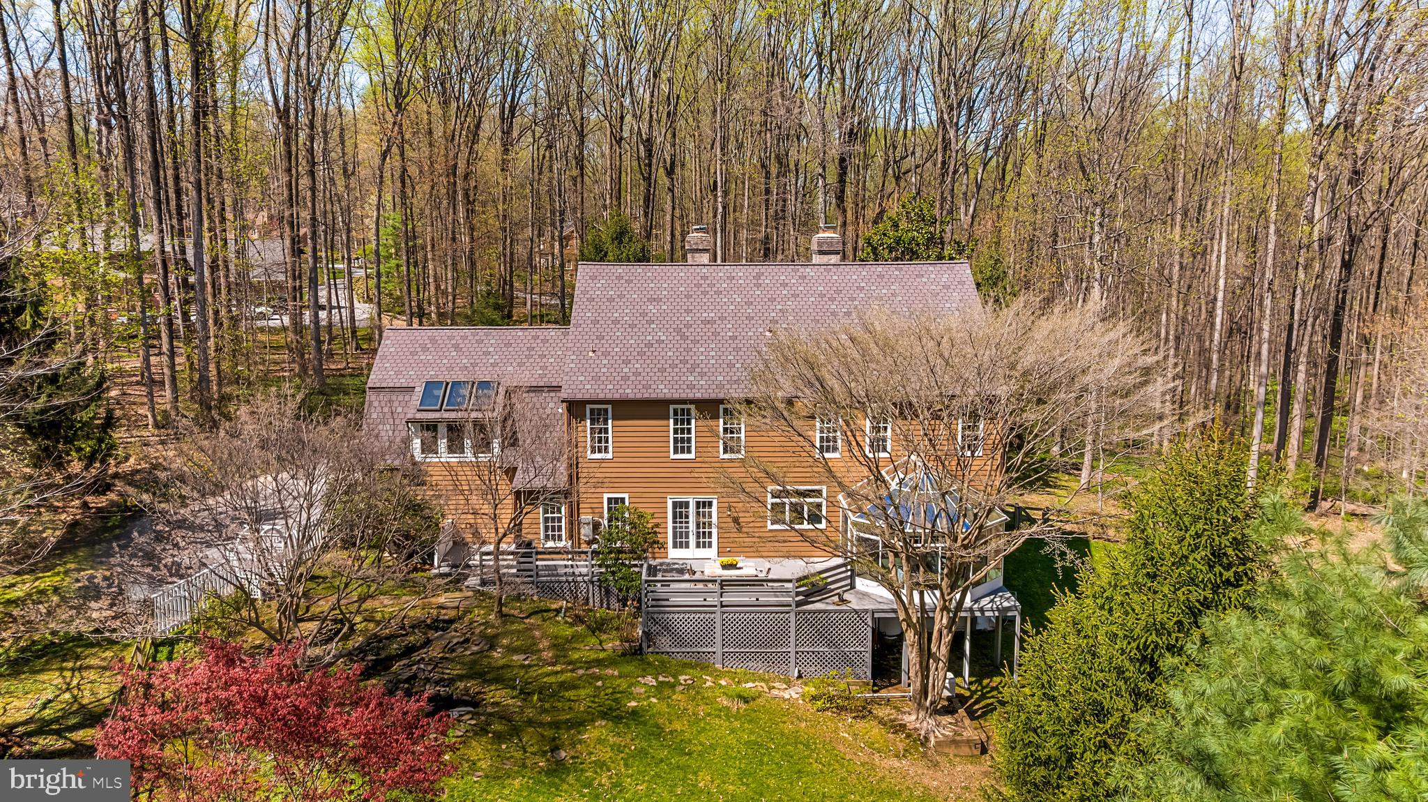 901 CHESTNUT RIDGE DRIVE