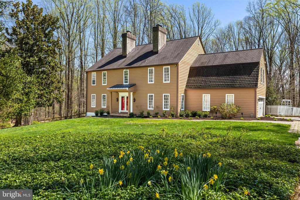 901 CHESTNUT RIDGE DRIVE