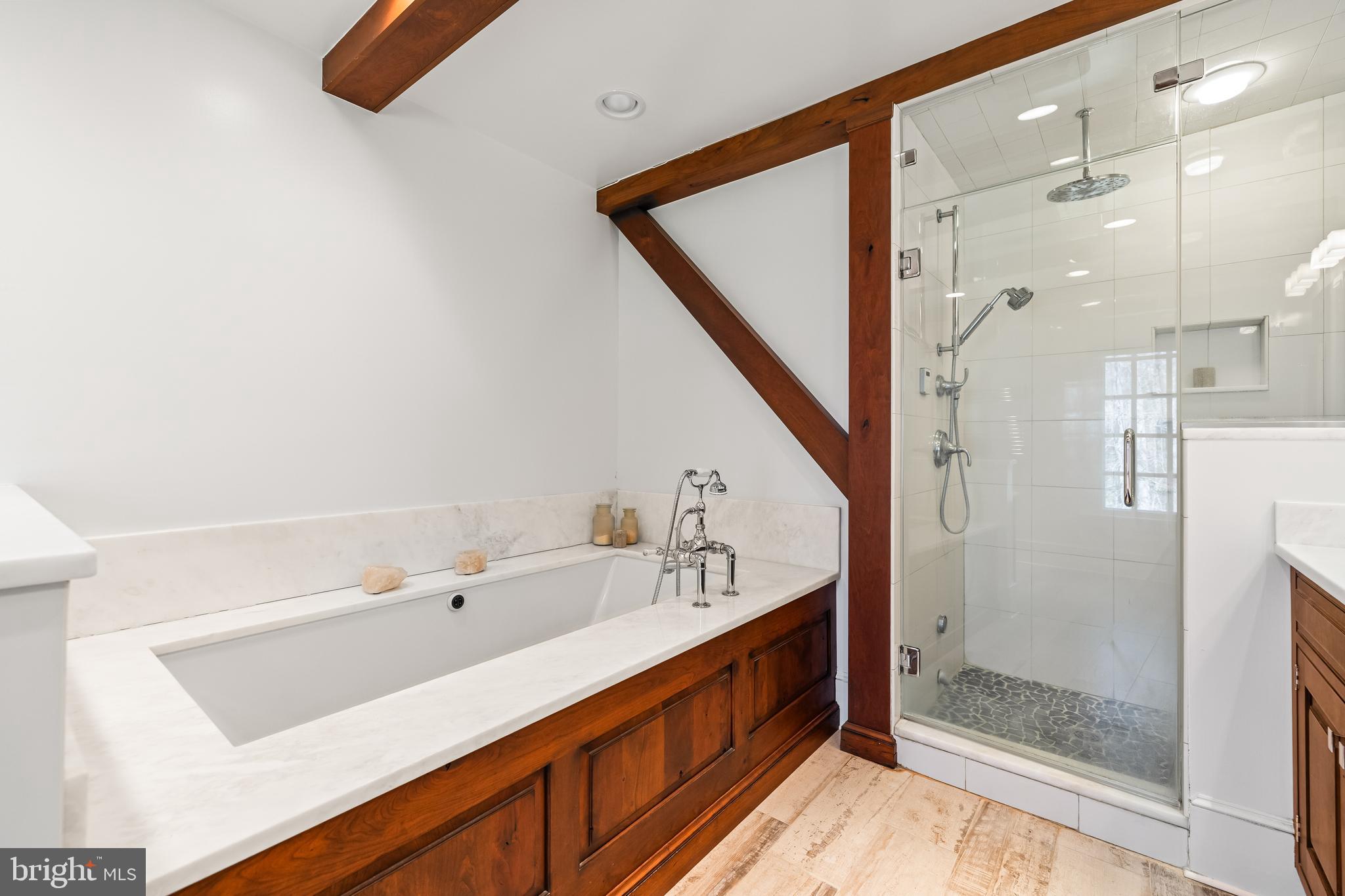 901 CHESTNUT RIDGE DRIVE