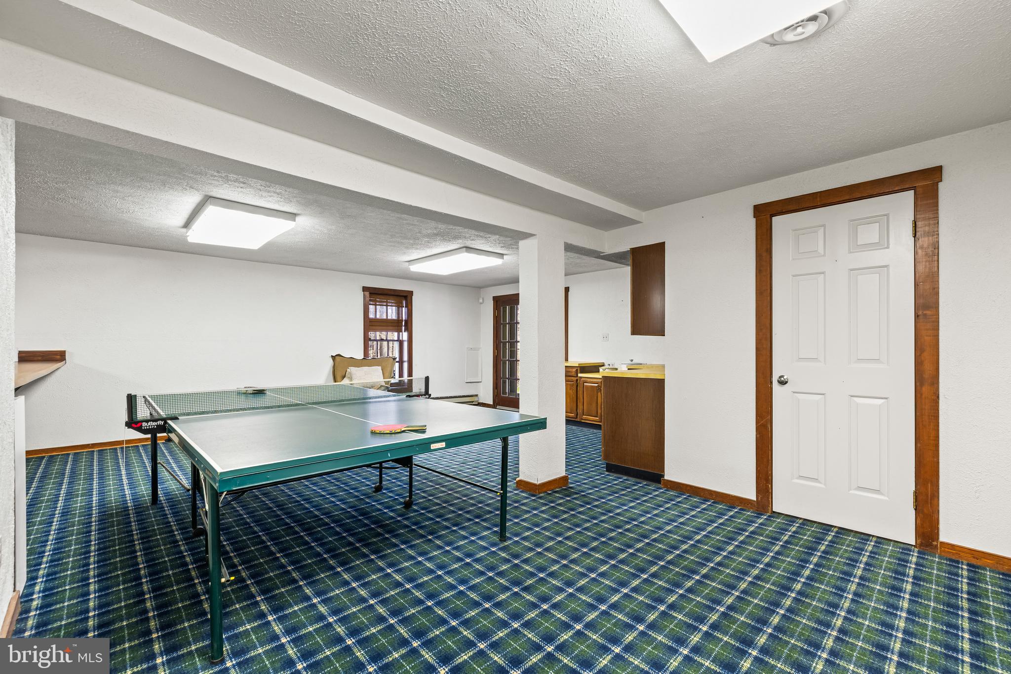 901 CHESTNUT RIDGE DRIVE