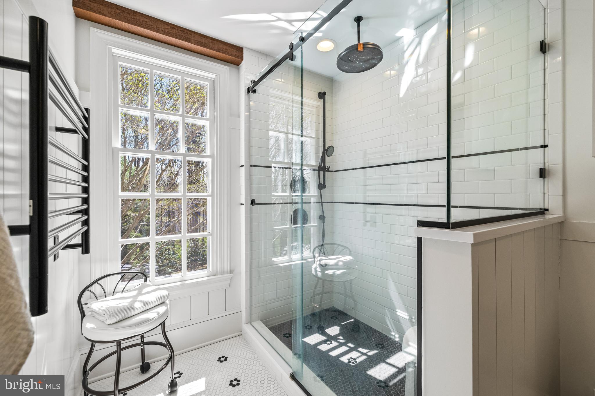 901 CHESTNUT RIDGE DRIVE