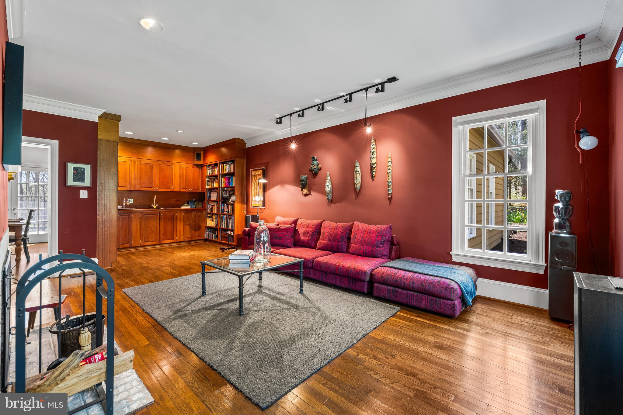 901 CHESTNUT RIDGE DRIVE