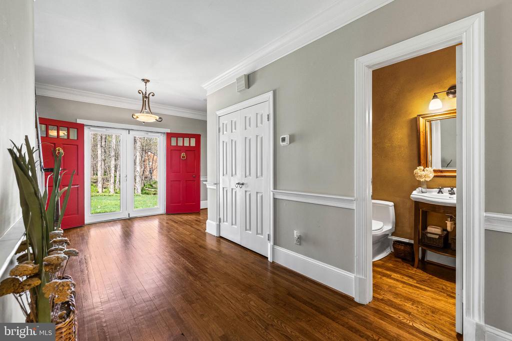 901 CHESTNUT RIDGE DRIVE