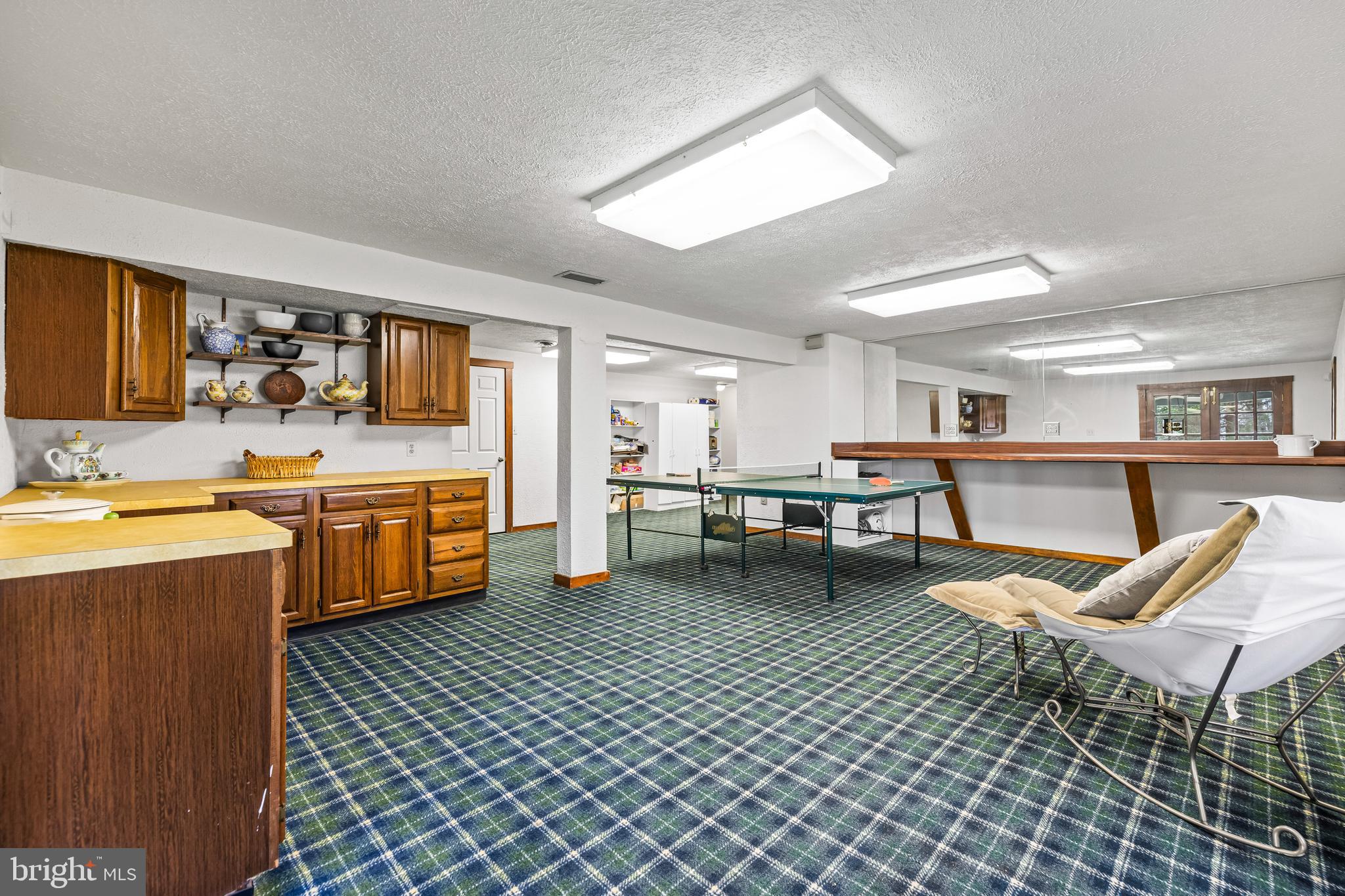 901 CHESTNUT RIDGE DRIVE