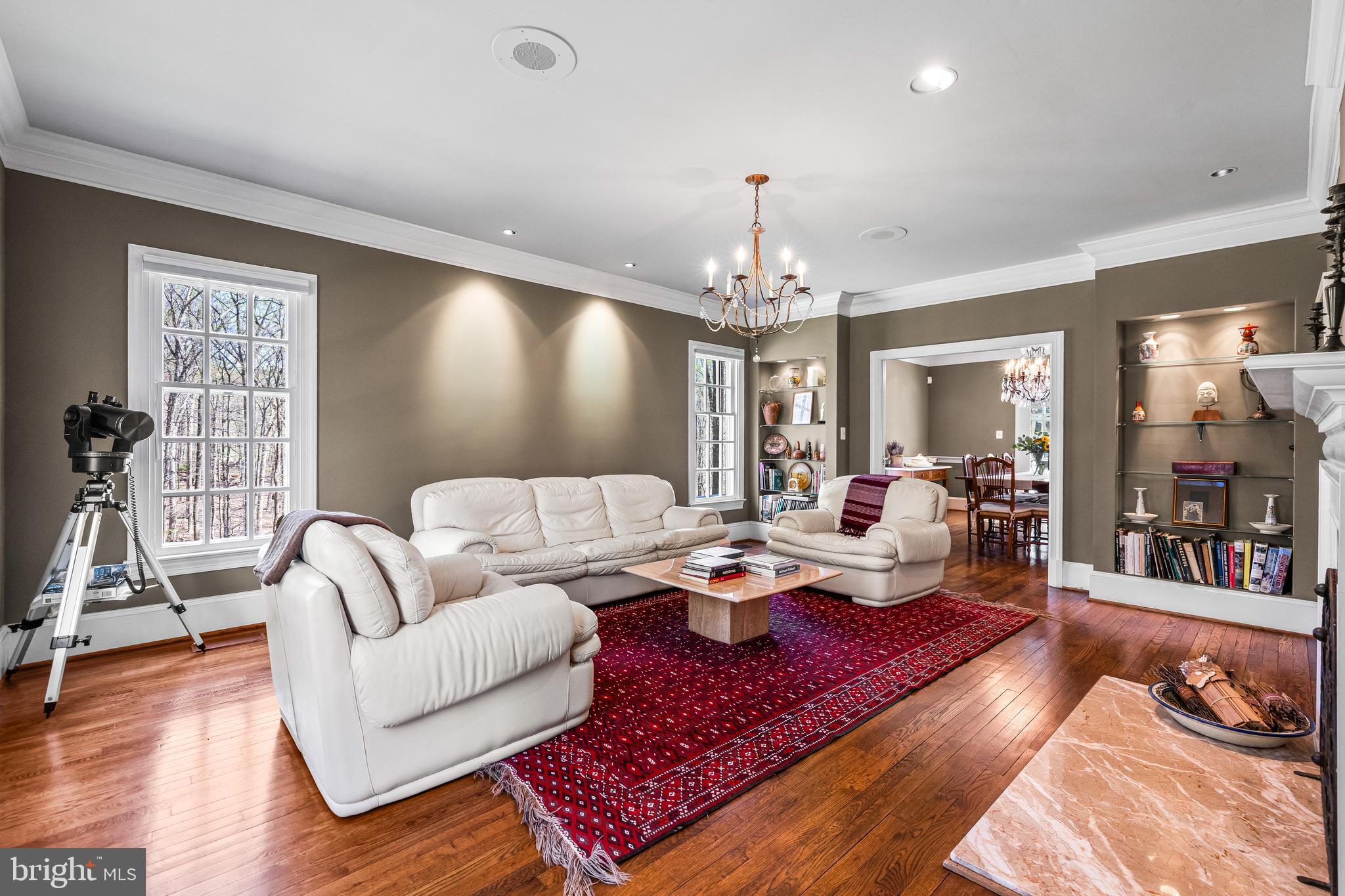901 CHESTNUT RIDGE DRIVE
