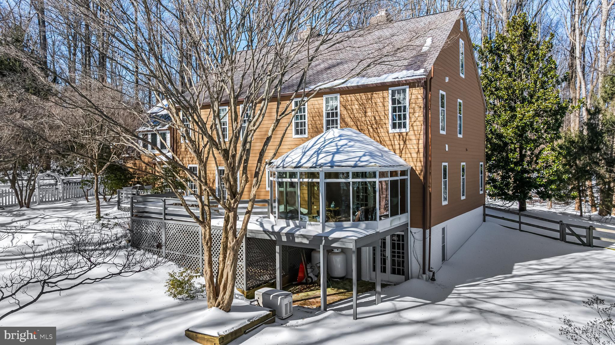 901 CHESTNUT RIDGE DRIVE