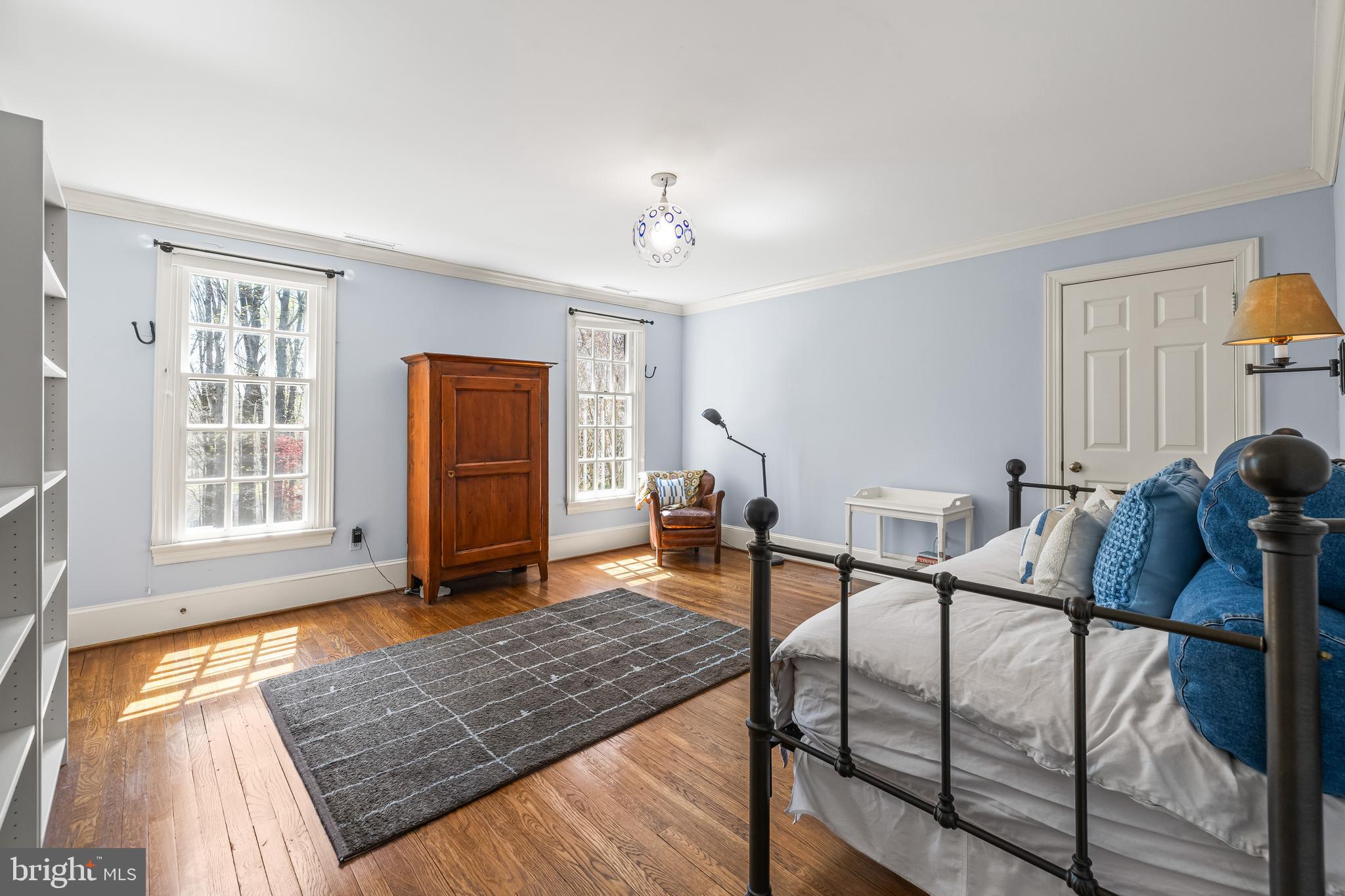 901 CHESTNUT RIDGE DRIVE