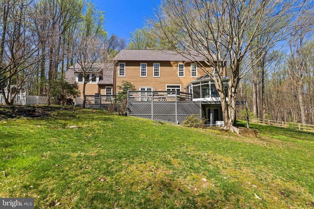 901 CHESTNUT RIDGE DRIVE