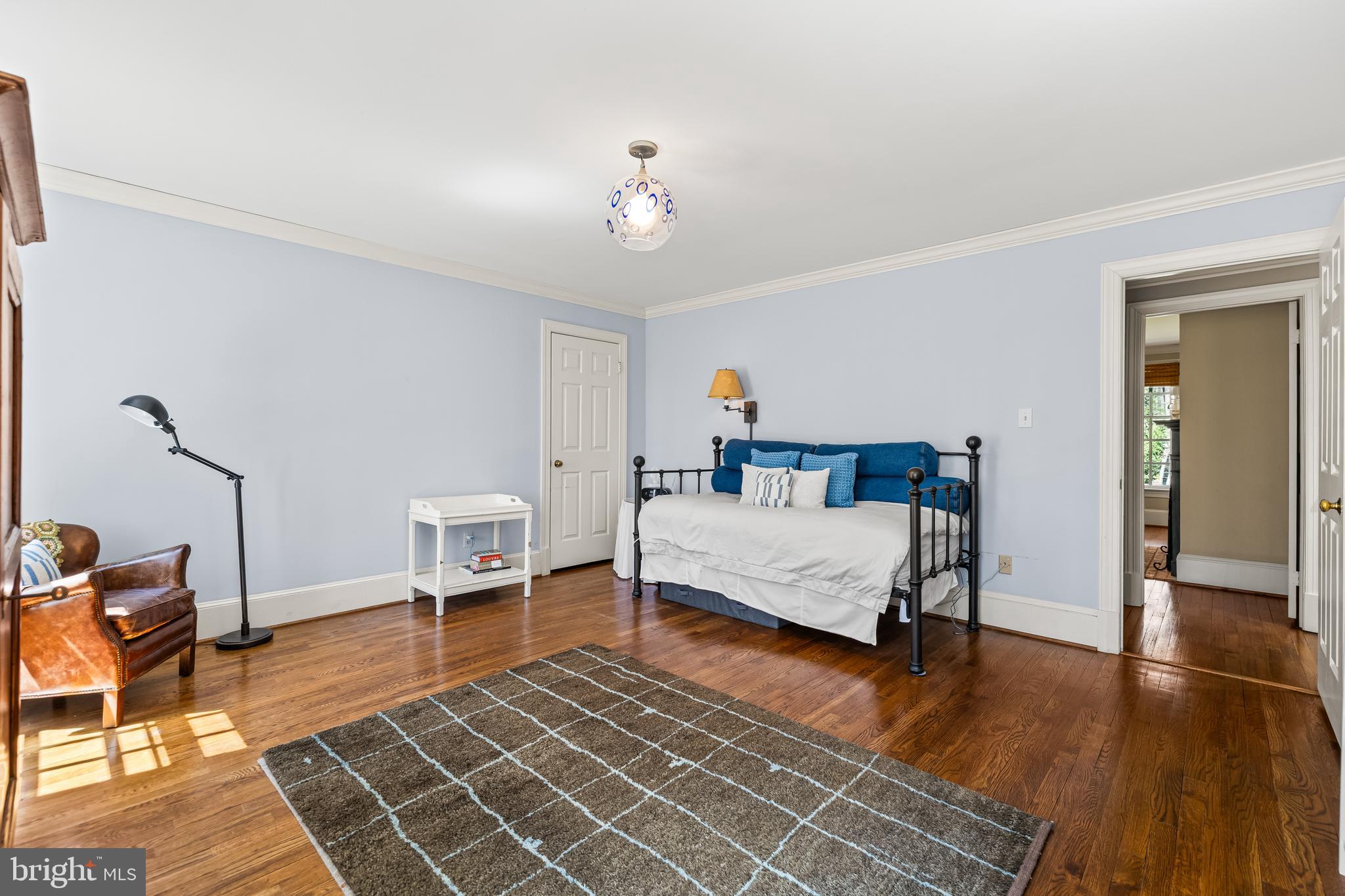 901 CHESTNUT RIDGE DRIVE