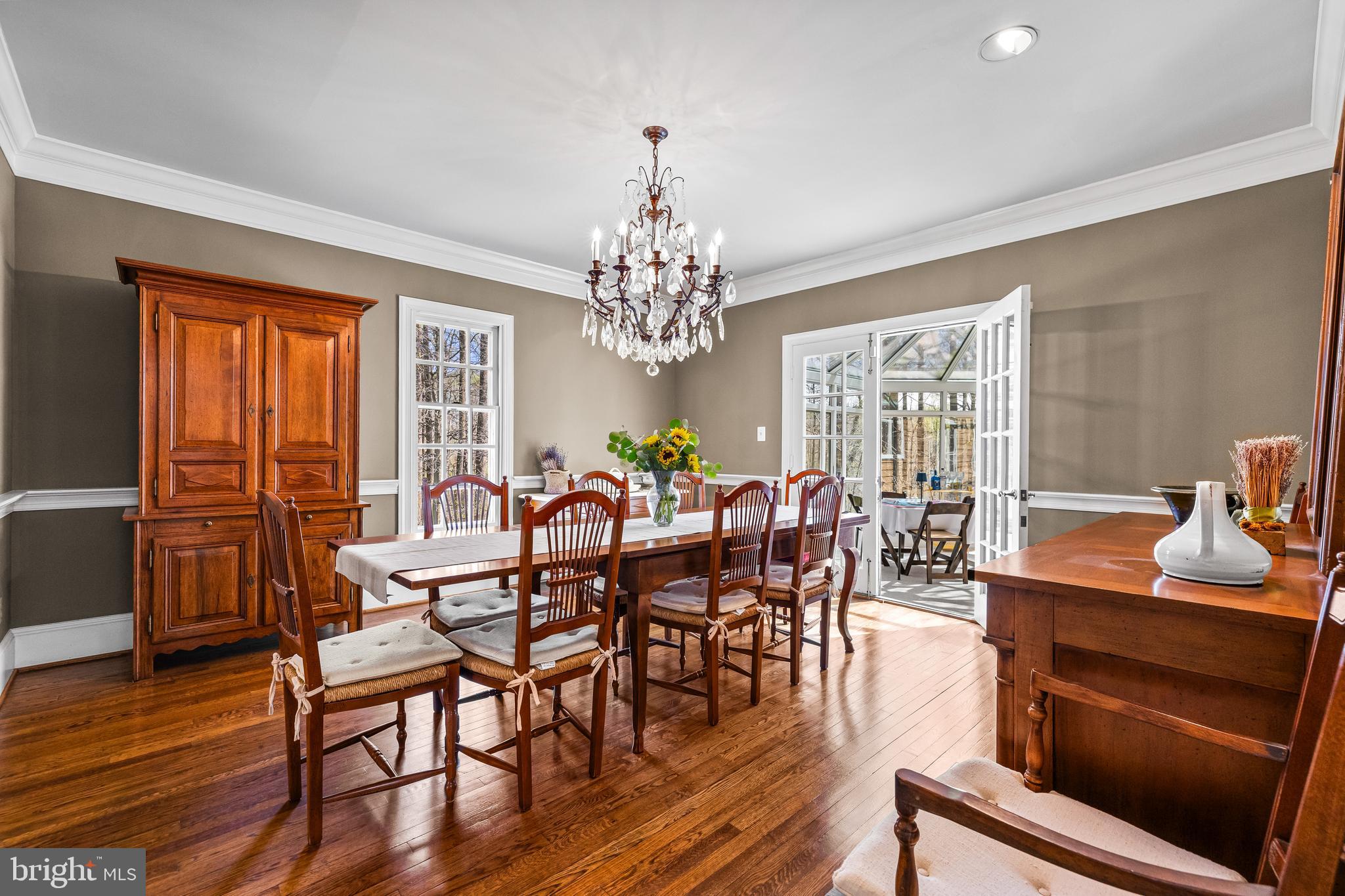 901 CHESTNUT RIDGE DRIVE