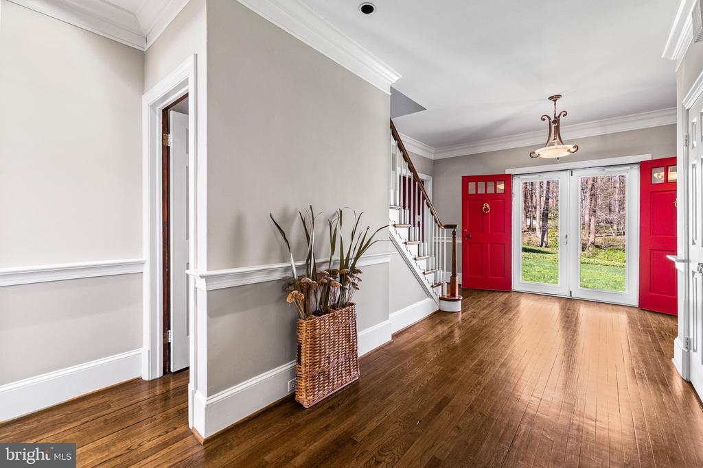 901 CHESTNUT RIDGE DRIVE