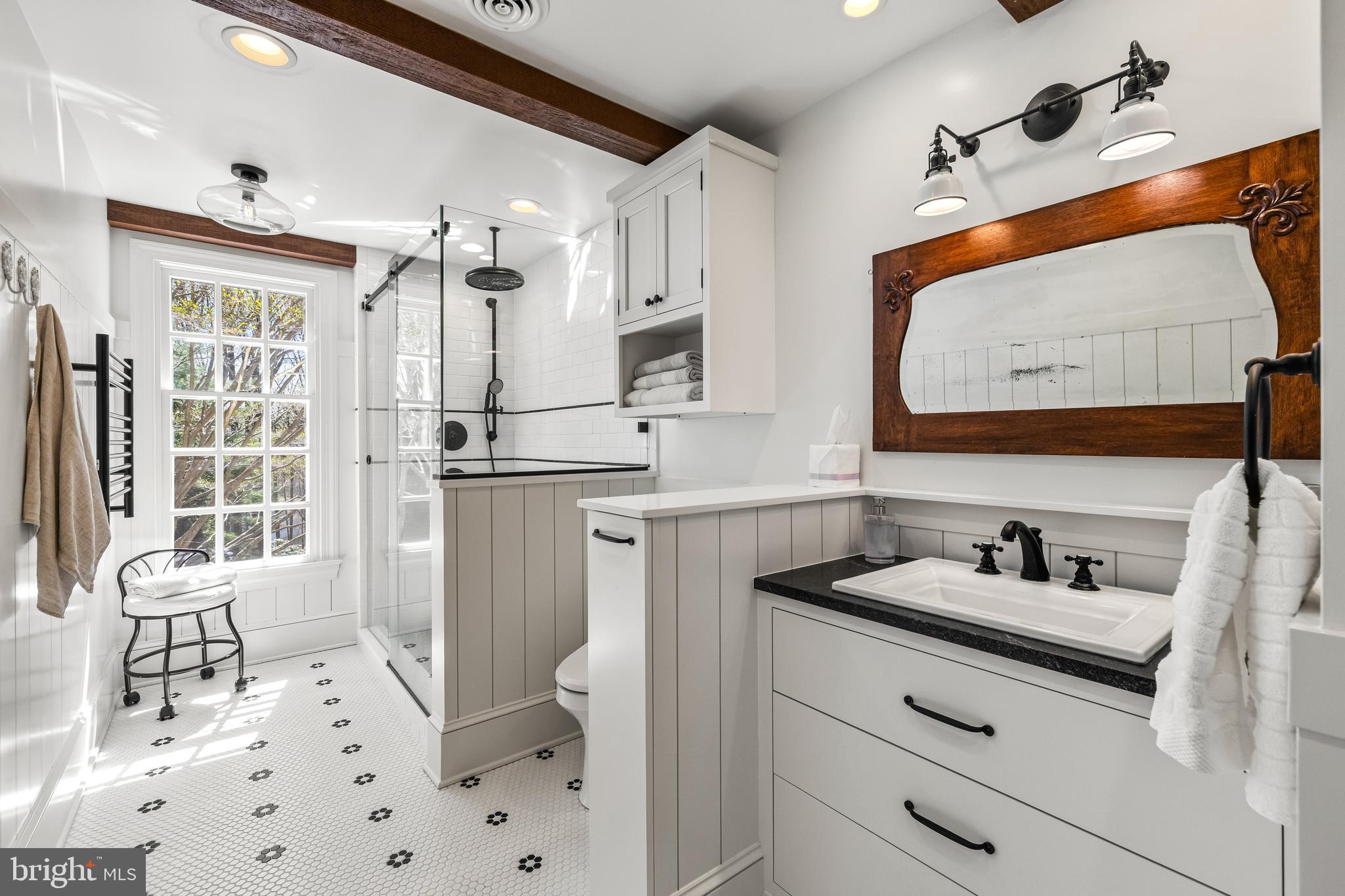 901 CHESTNUT RIDGE DRIVE