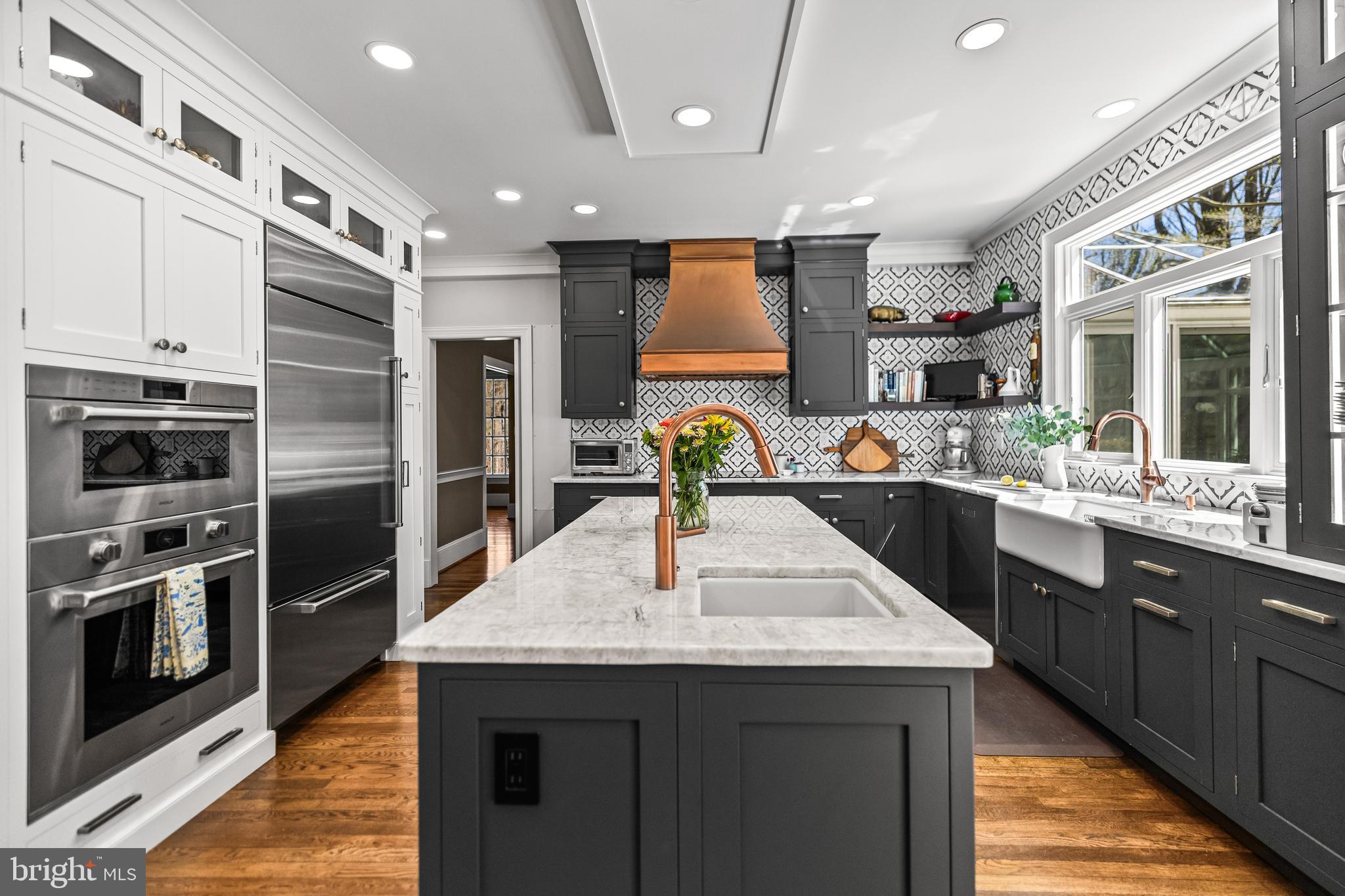 901 CHESTNUT RIDGE DRIVE