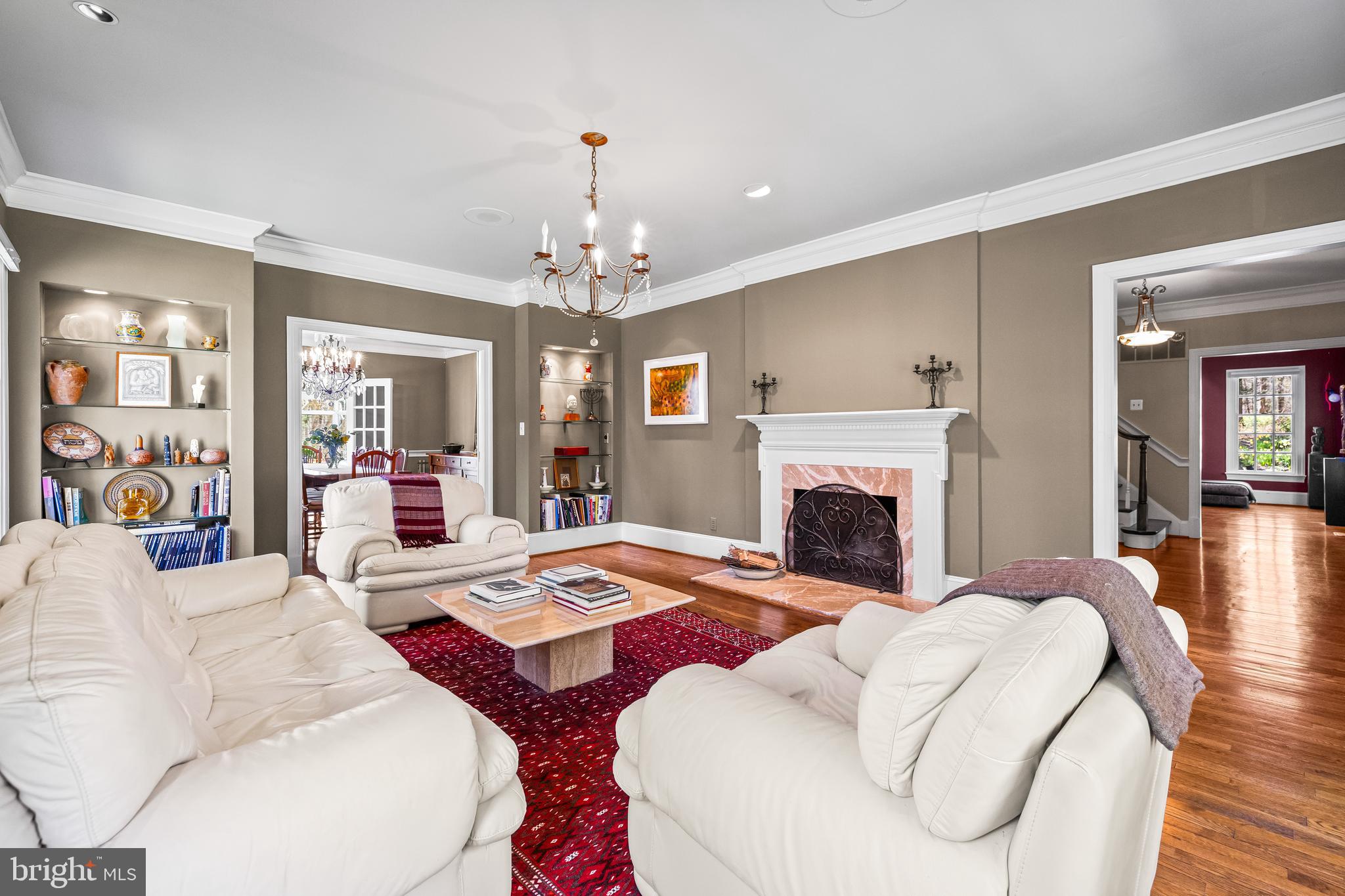 901 CHESTNUT RIDGE DRIVE