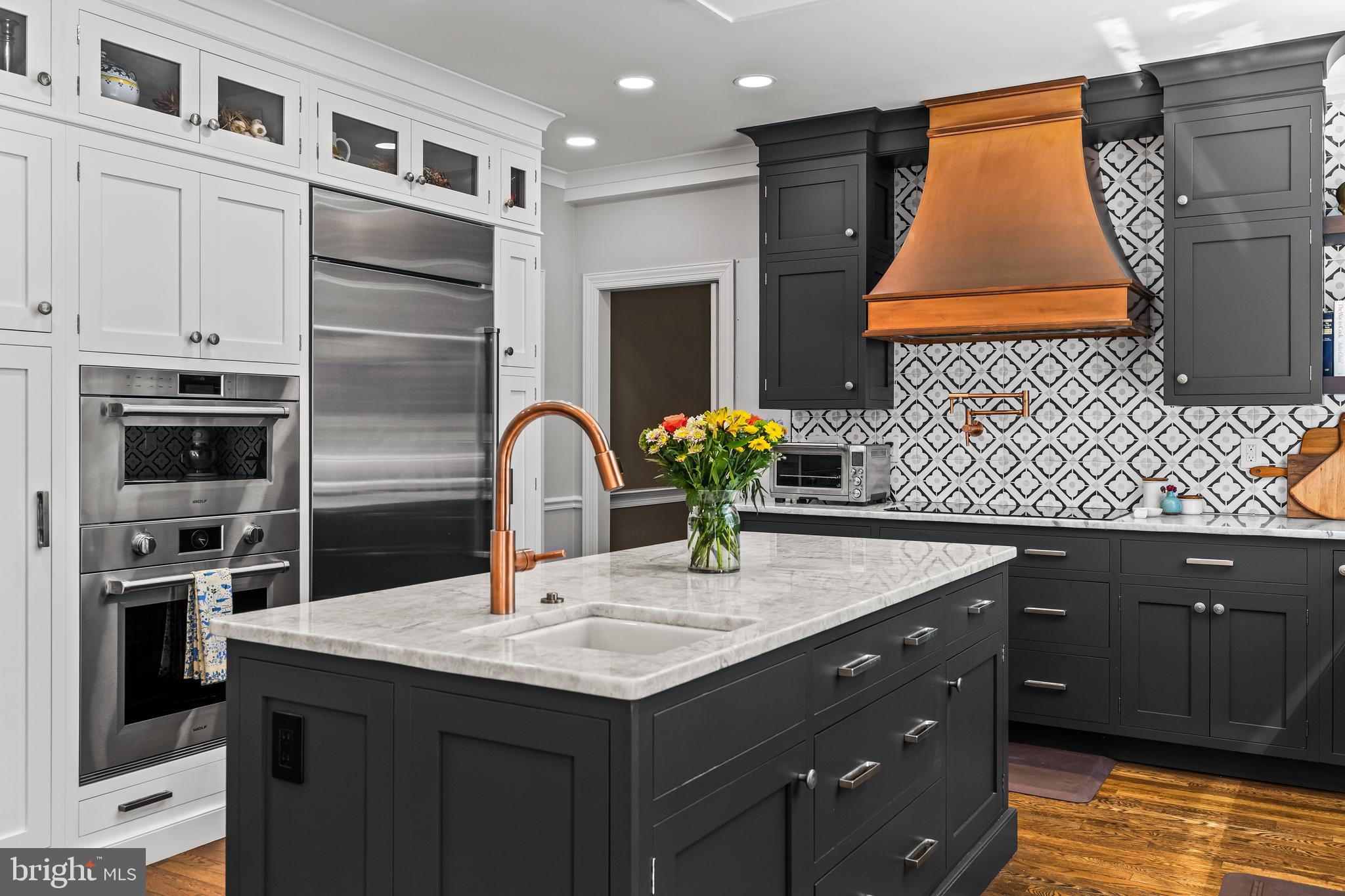 901 CHESTNUT RIDGE DRIVE