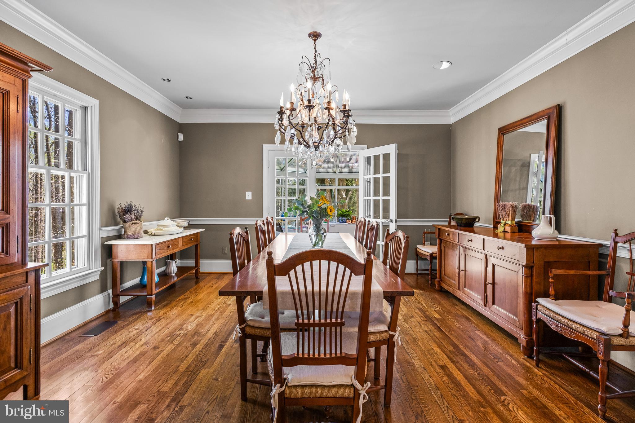 901 CHESTNUT RIDGE DRIVE