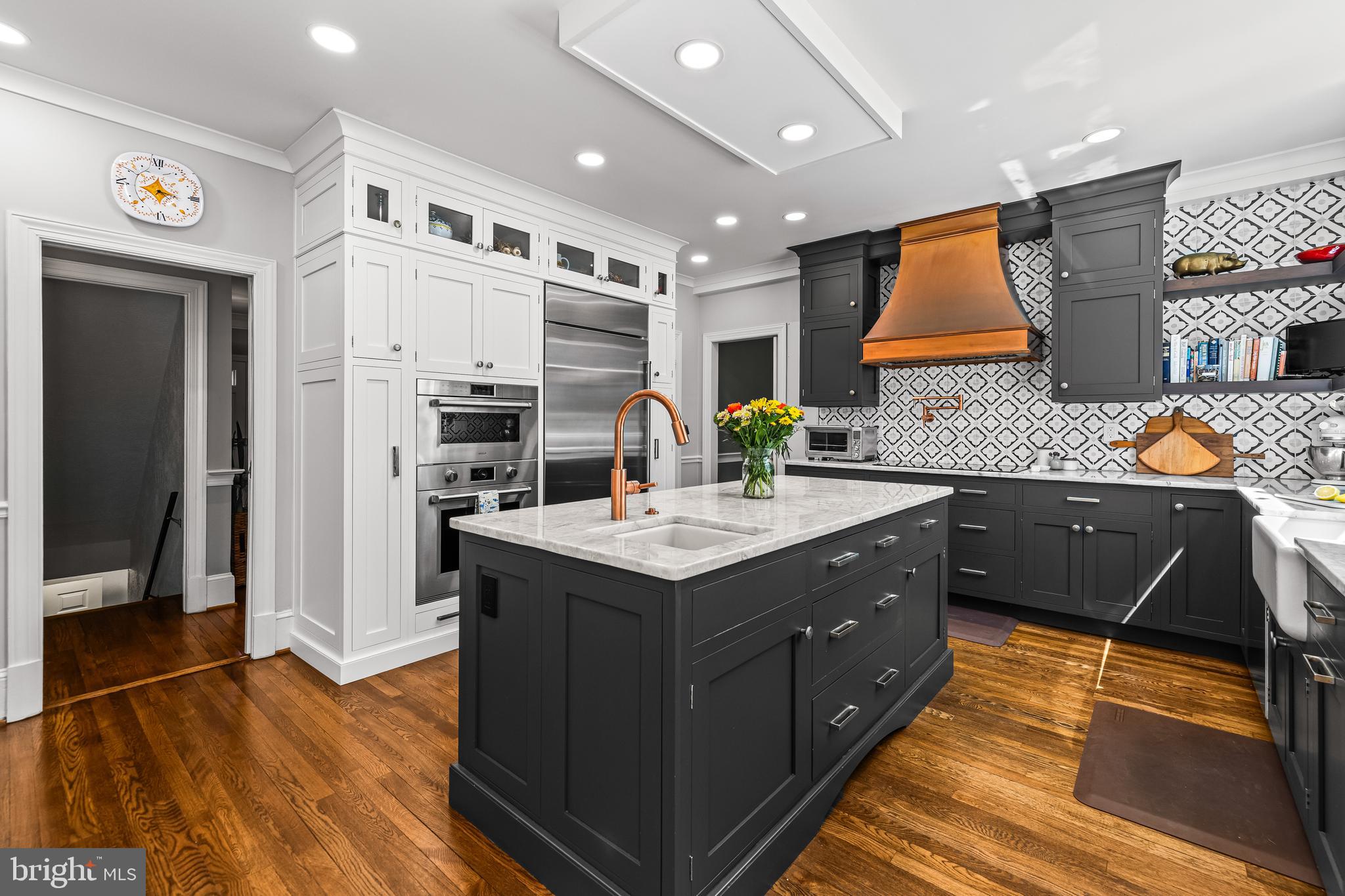 901 CHESTNUT RIDGE DRIVE